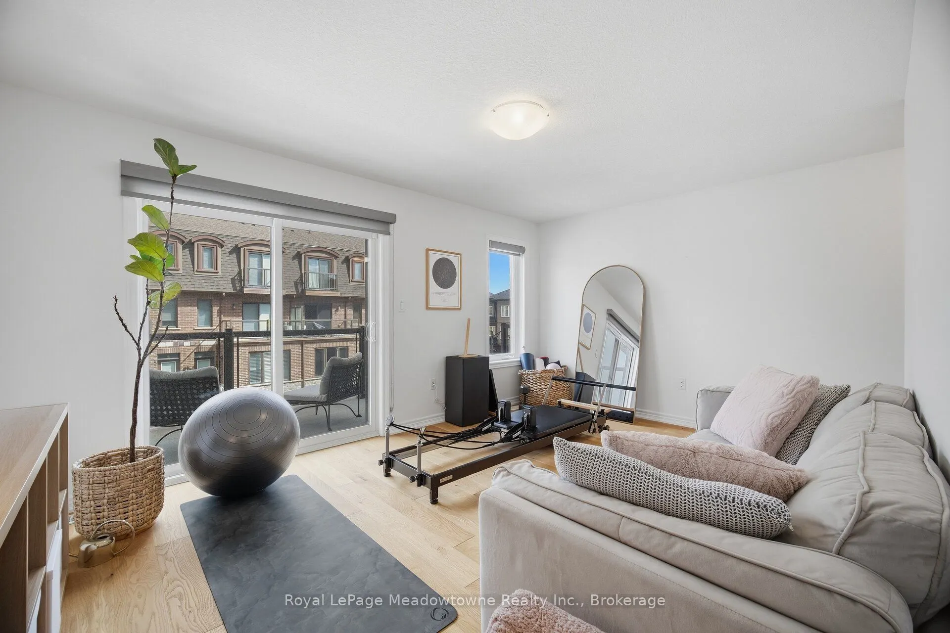 445 Ontario Street S #55