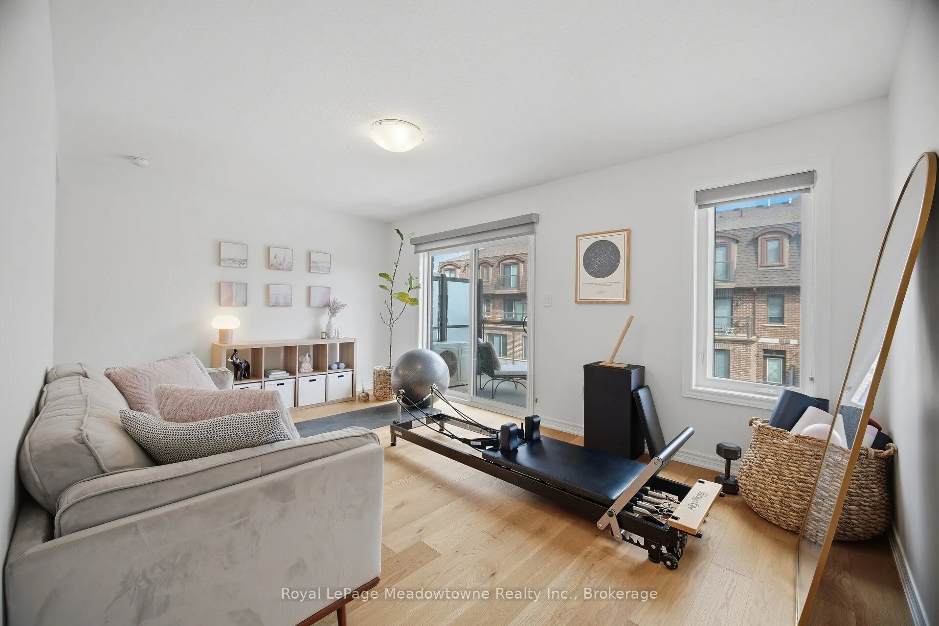 445 Ontario Street S #55