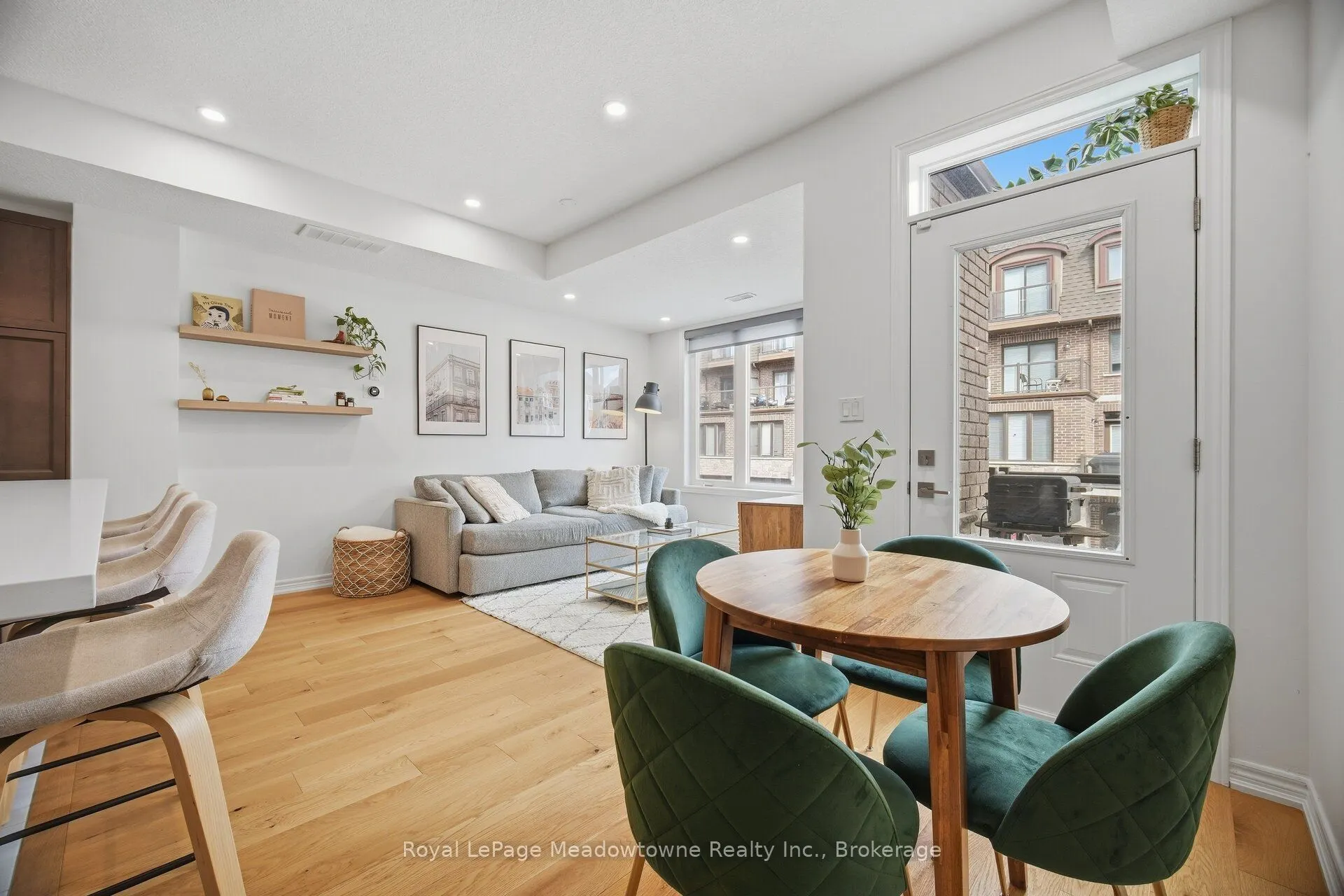 445 Ontario Street S #55