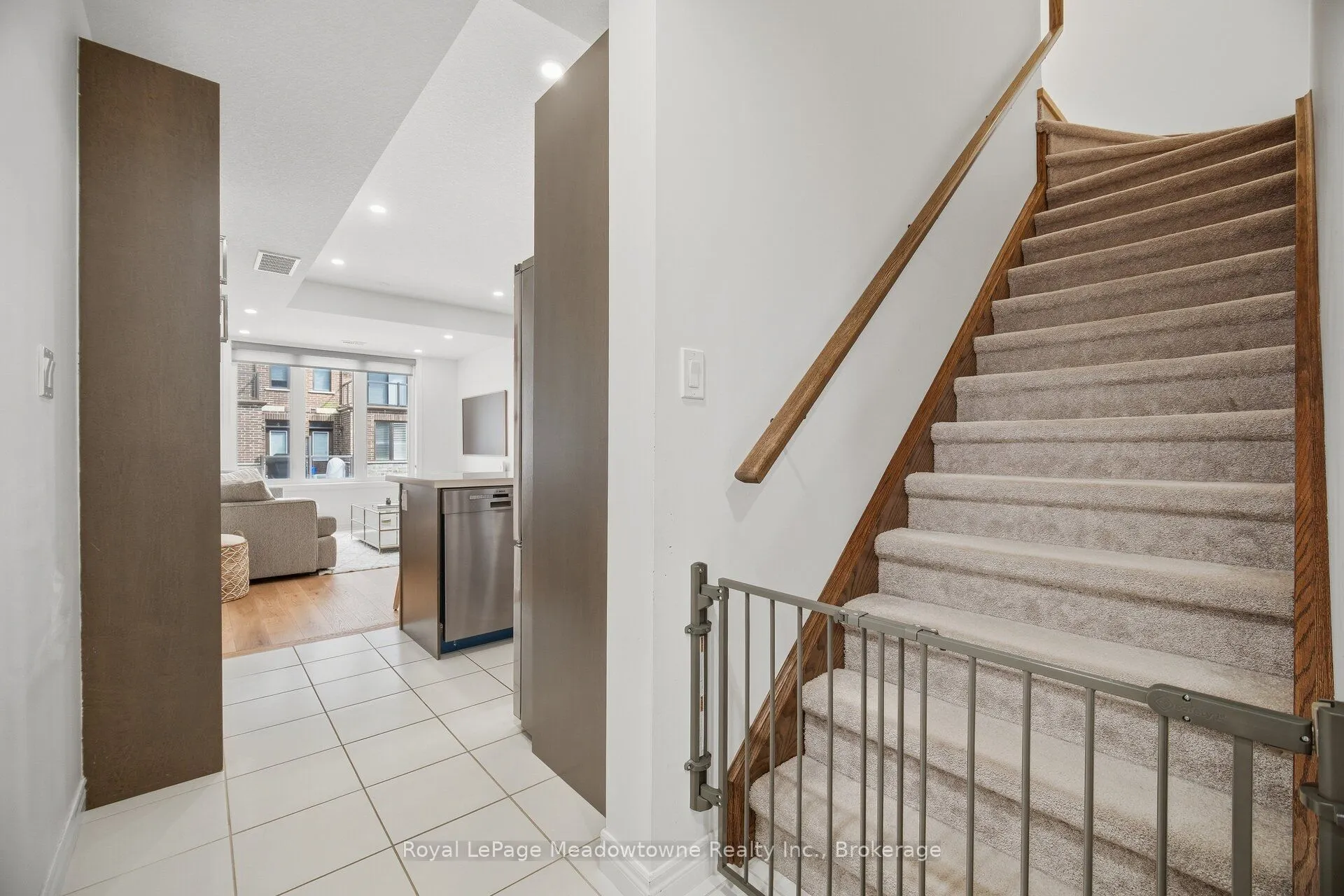 445 Ontario Street S #55