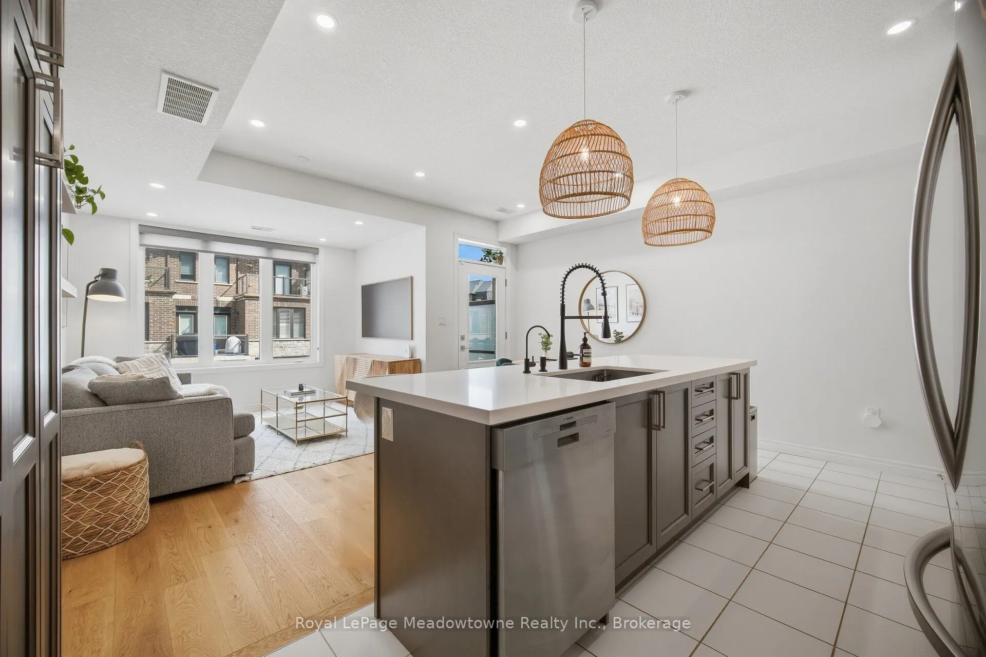 445 Ontario Street S #55