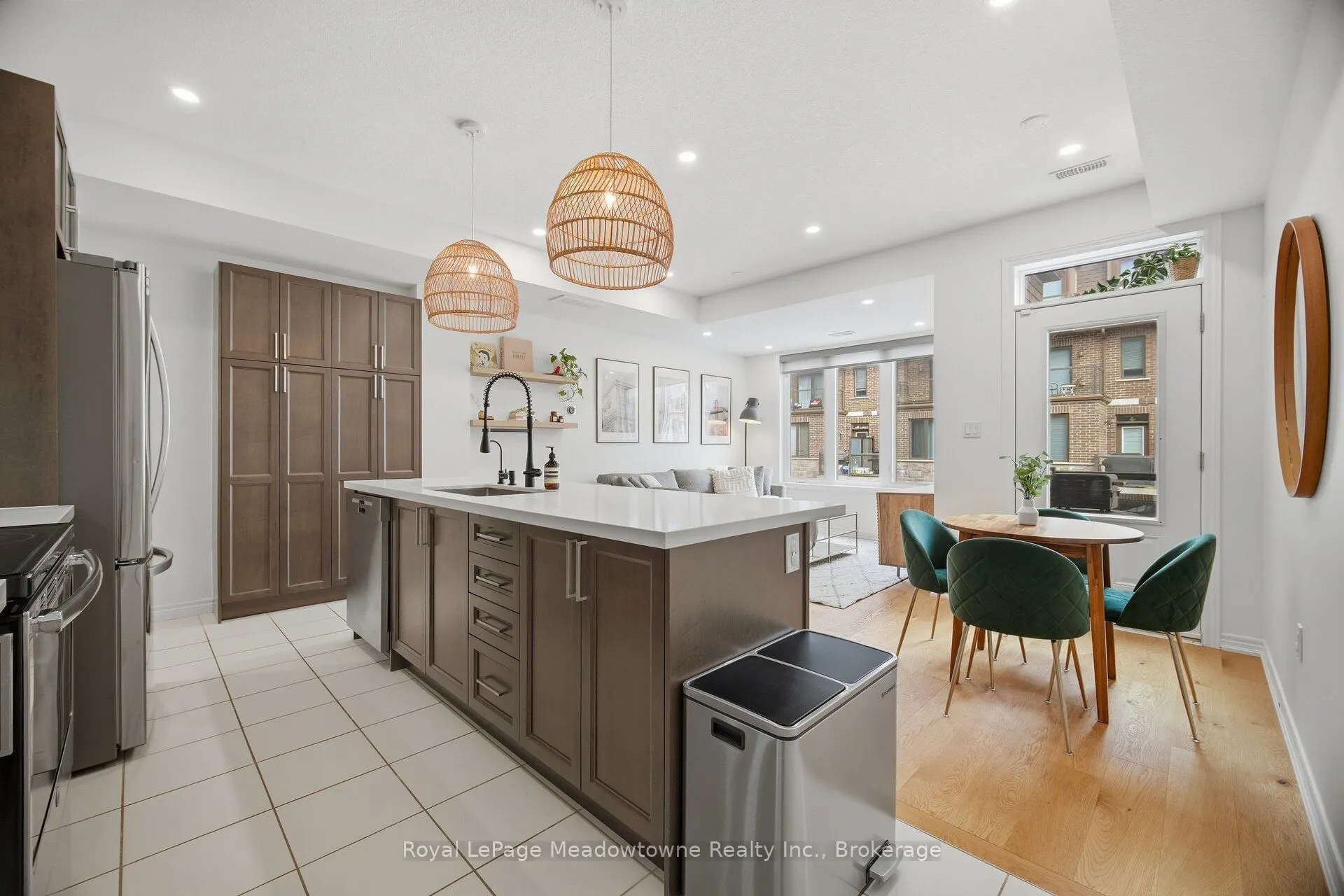 445 Ontario Street S #55