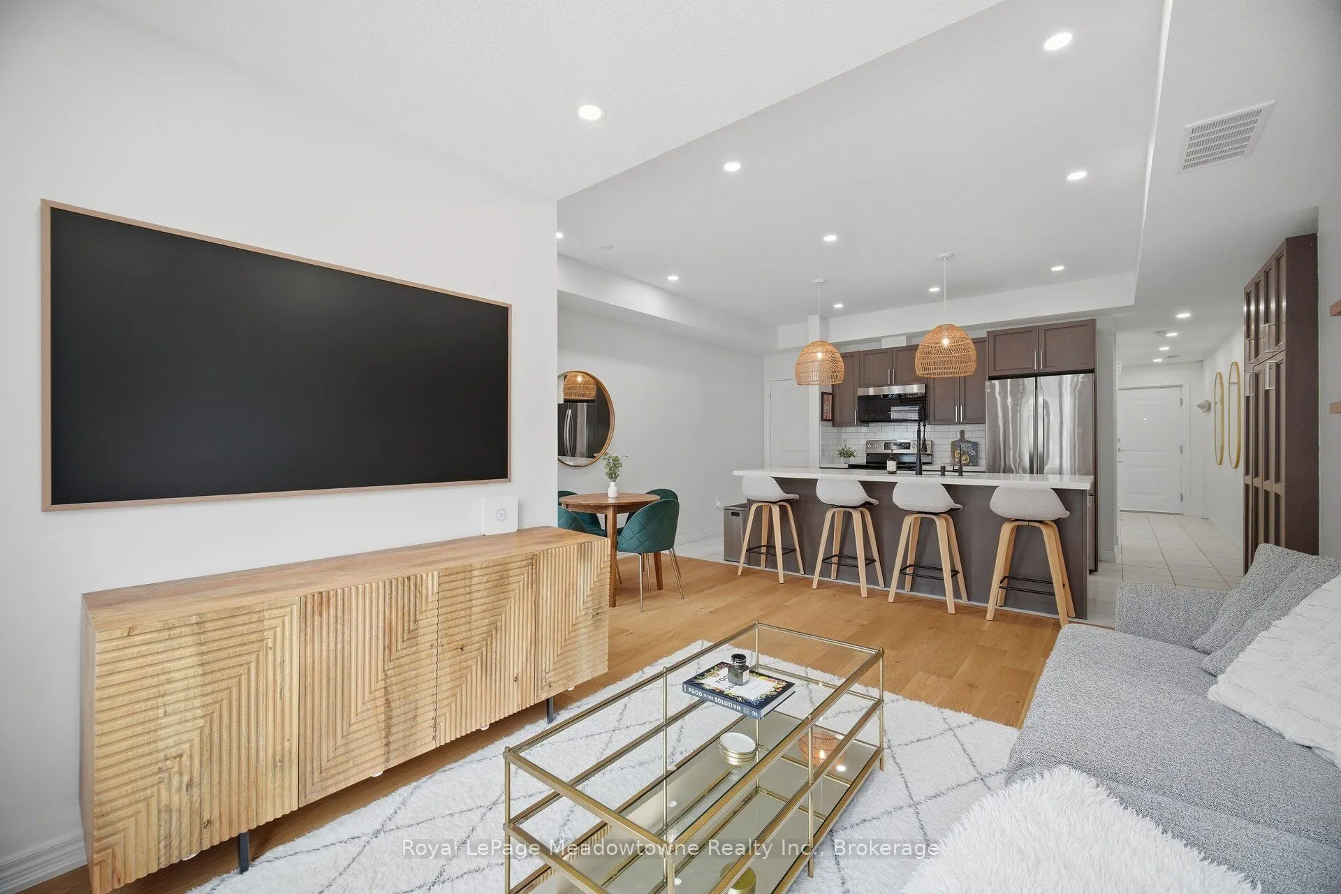 445 Ontario Street S #55