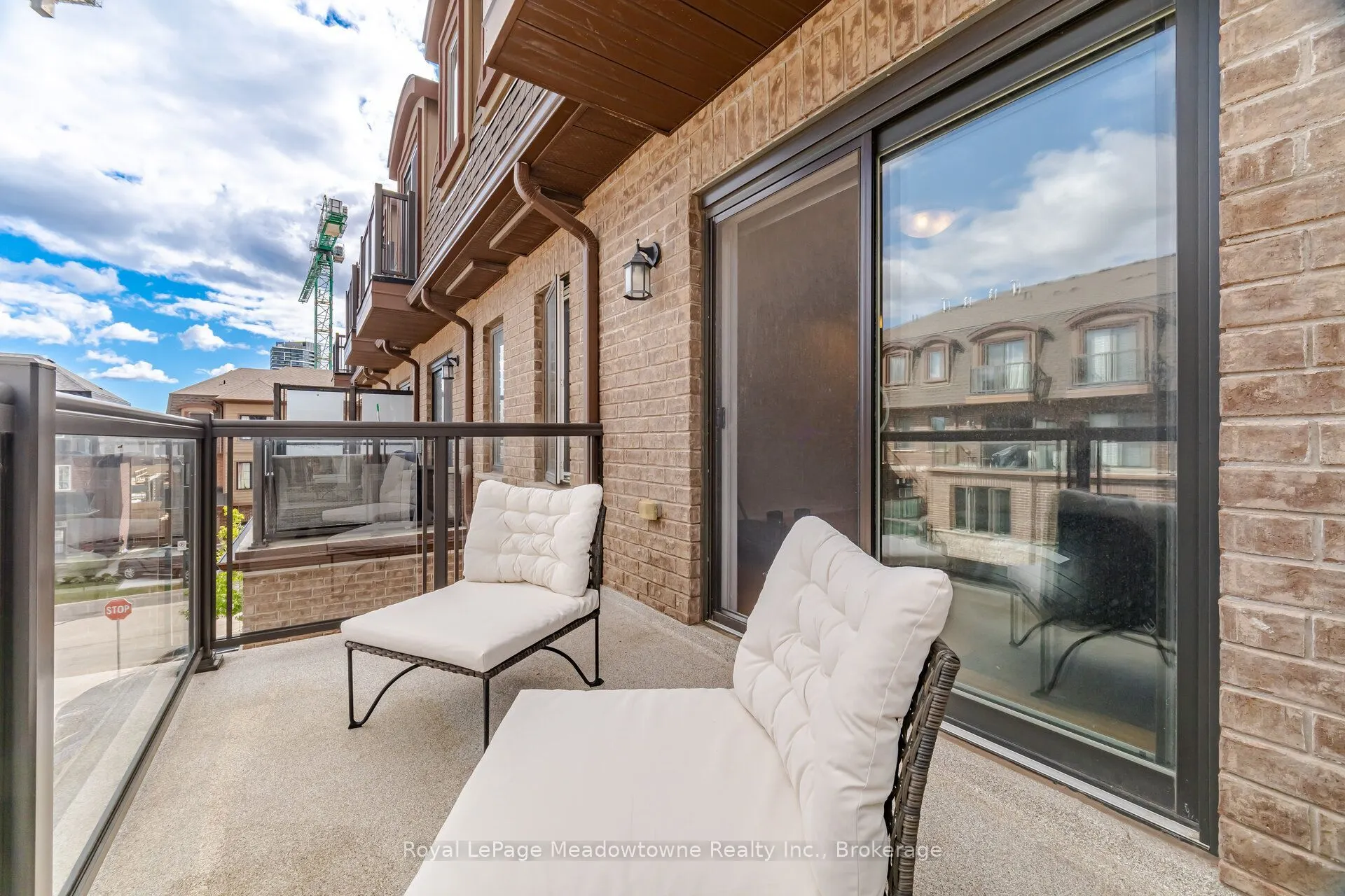 445 Ontario Street S #55