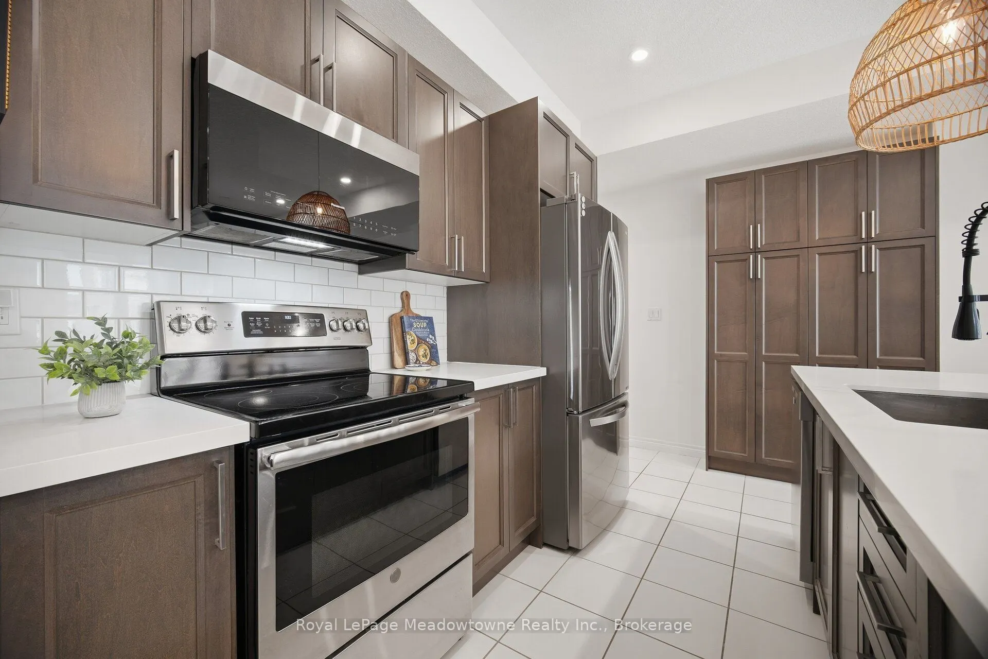 445 Ontario Street S #55