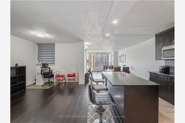10 Martha Eaton Way #1811