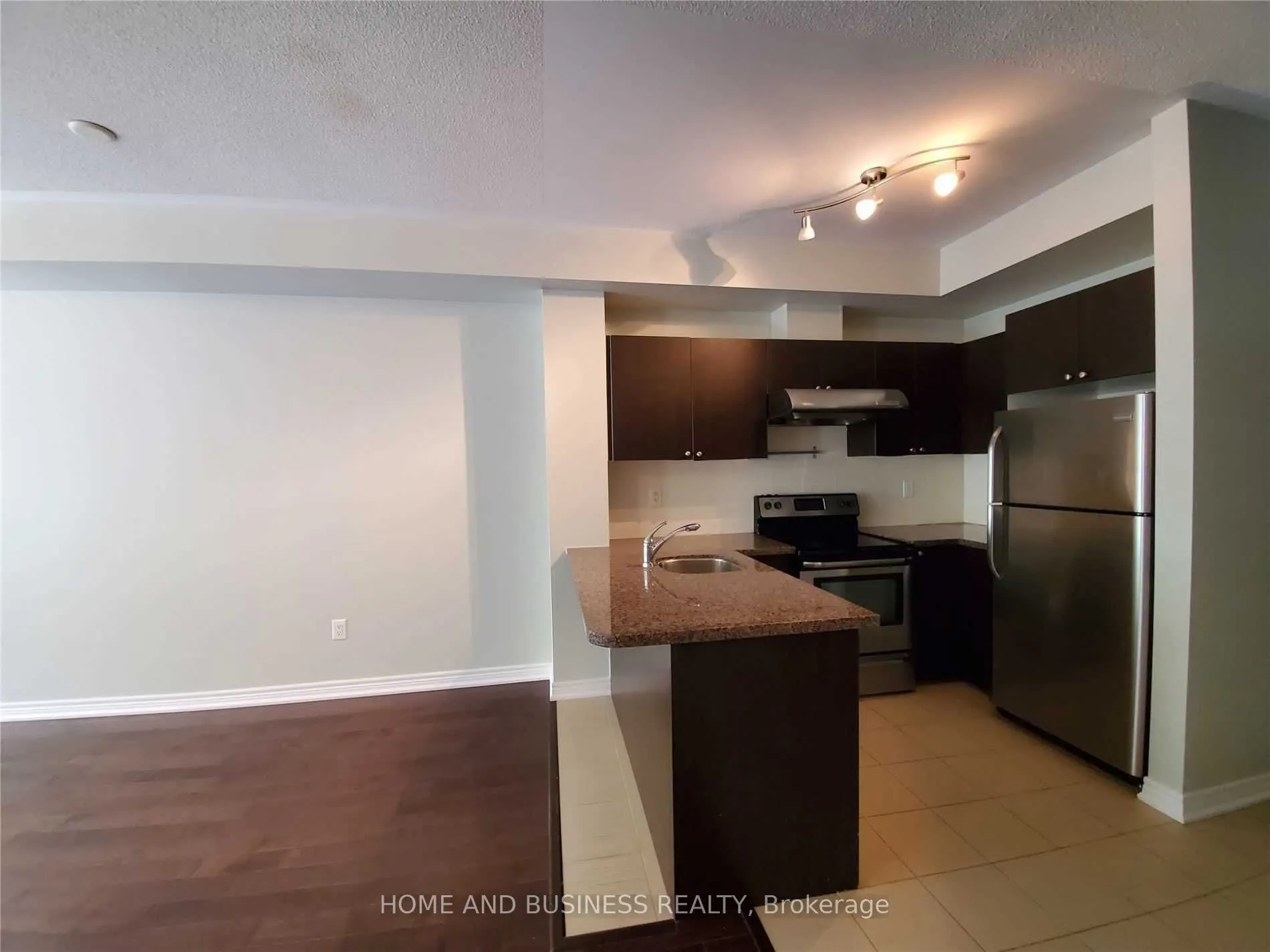 383 Prince Of Wales Drive #107