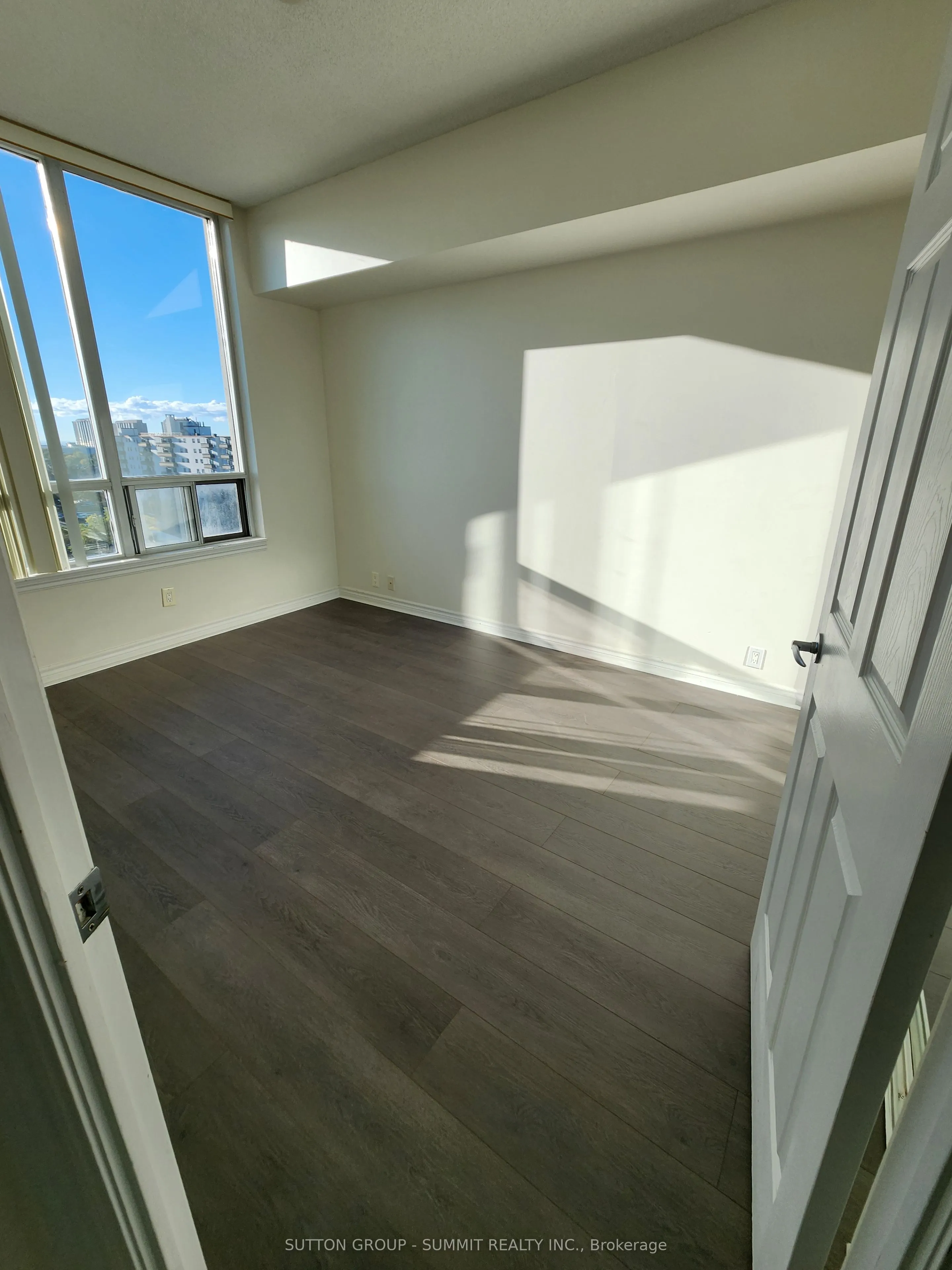 3504 HURONTARIO Street #1003