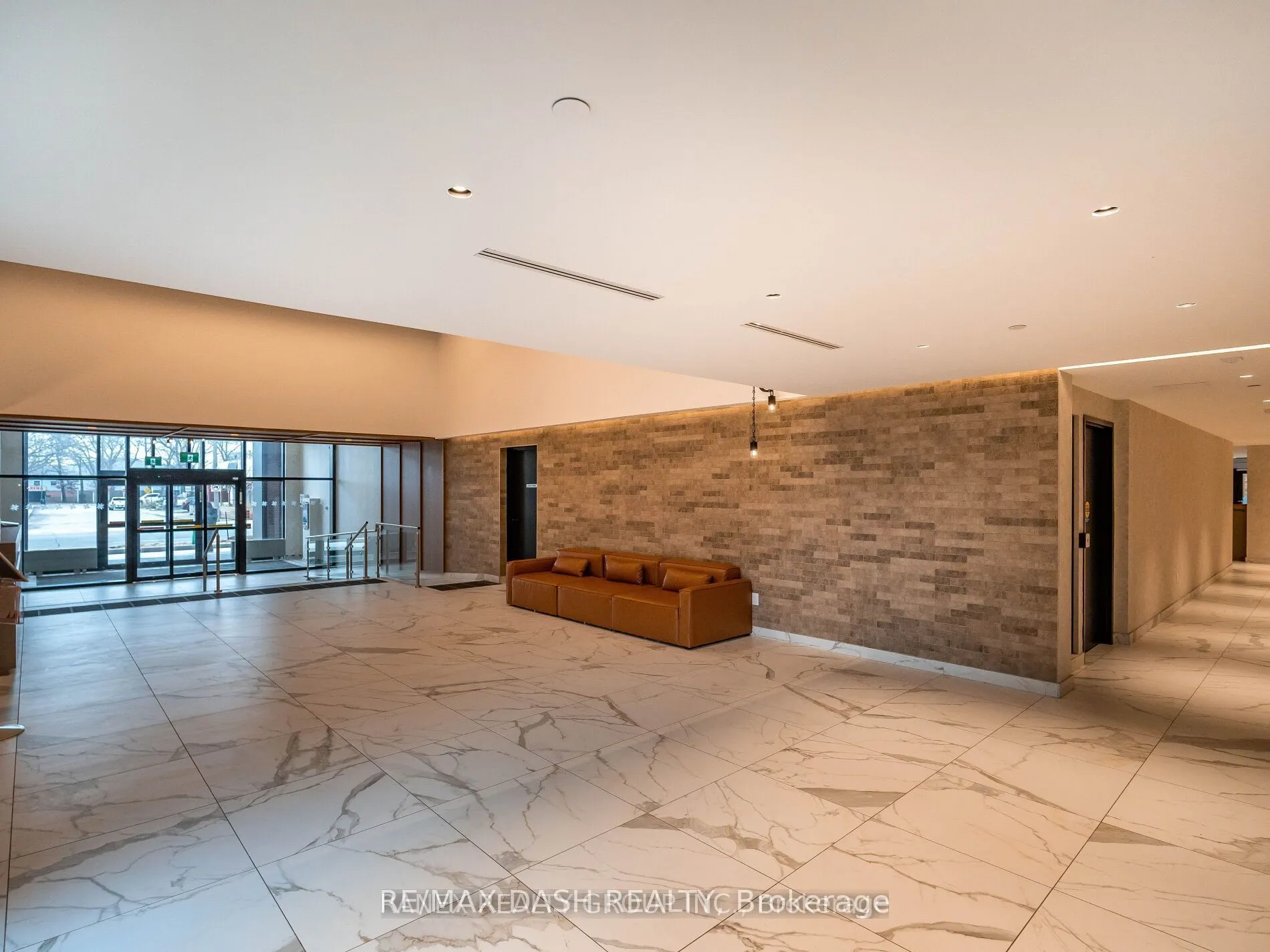 2300 St Clair Avenue W #723