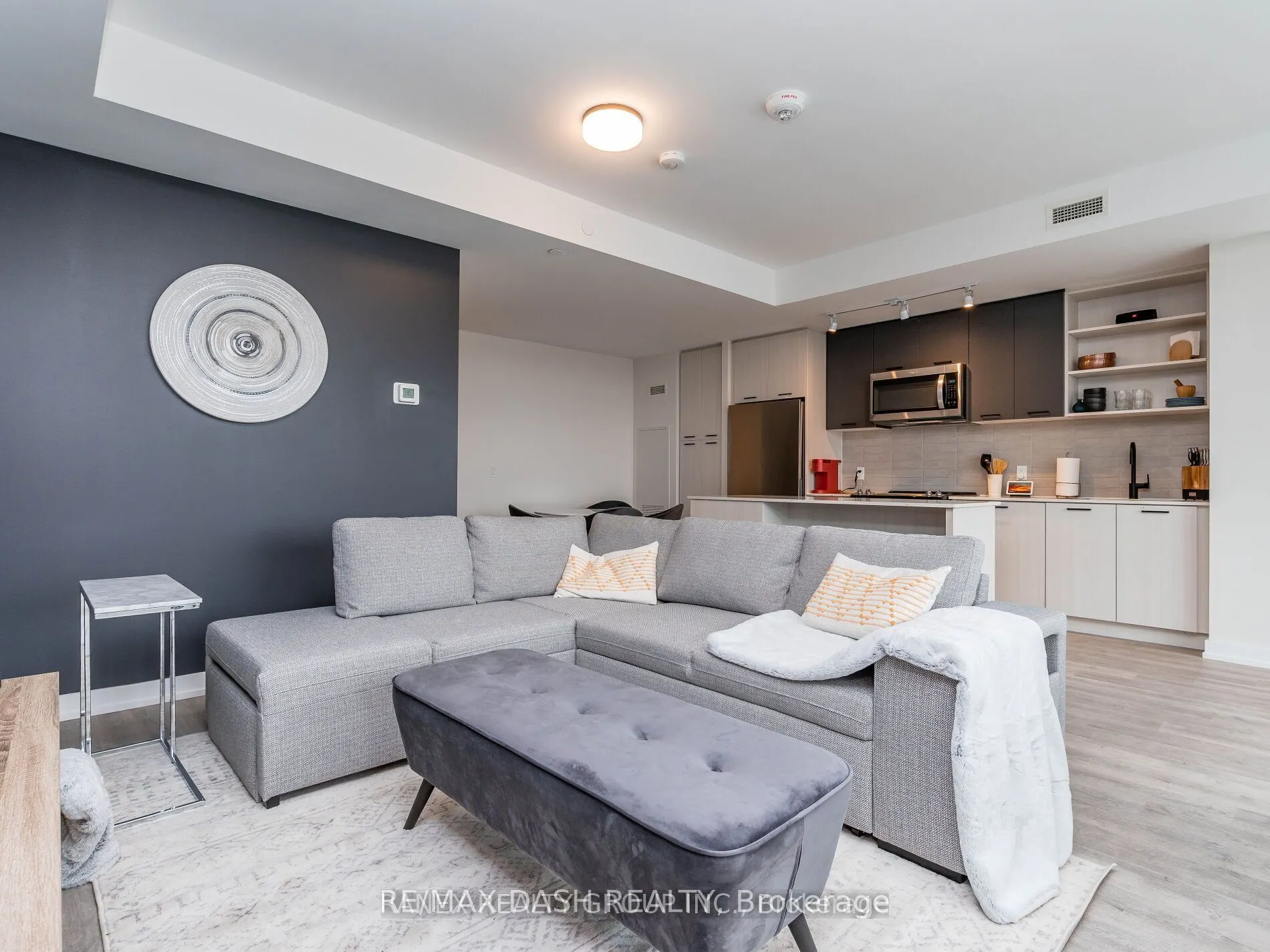 2300 St Clair Avenue W #723