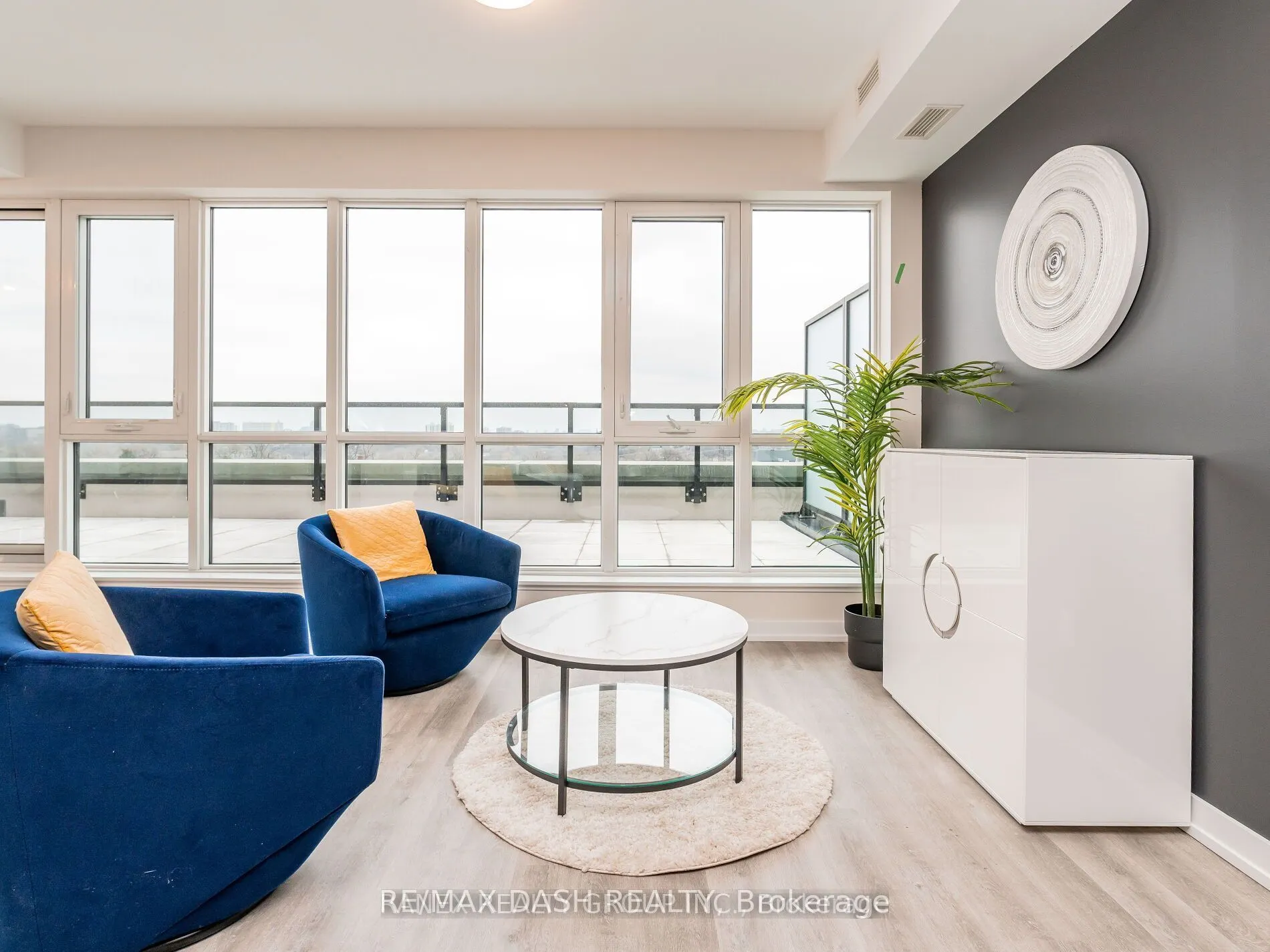 2300 St Clair Avenue W #723