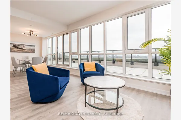 2300 St Clair Avenue W #723