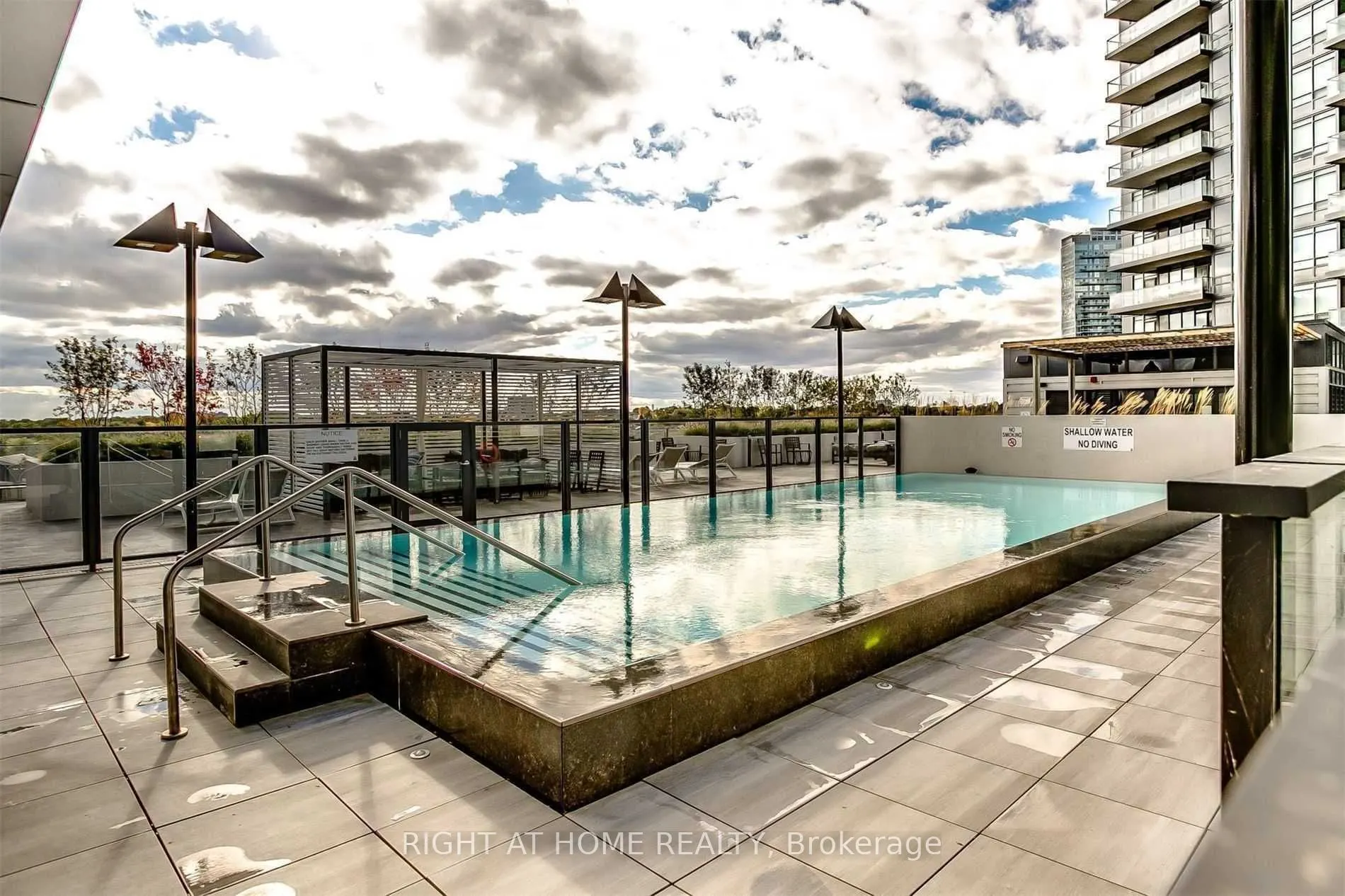 10 Park Lawn Road #2501