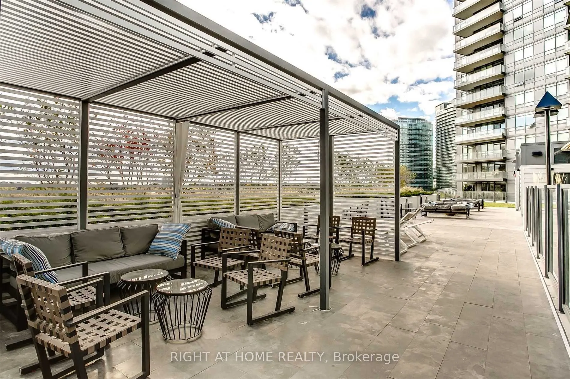 10 Park Lawn Road #2501