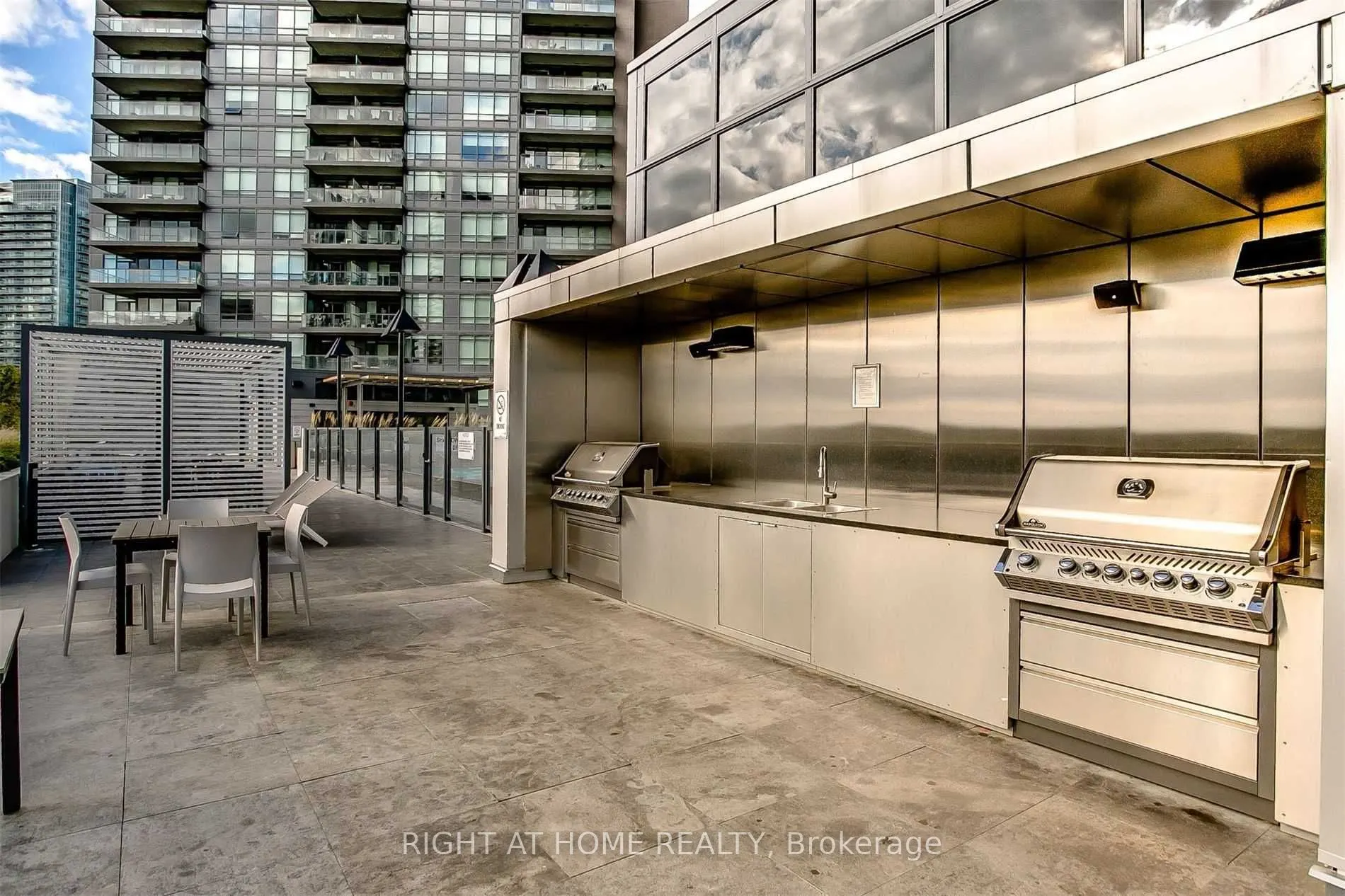 10 Park Lawn Road #2501