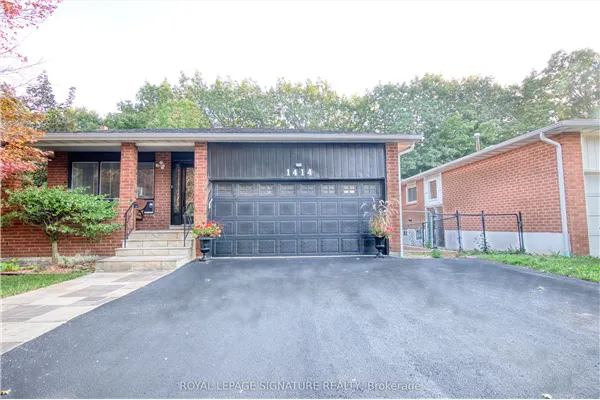1414 Harmsworth Square