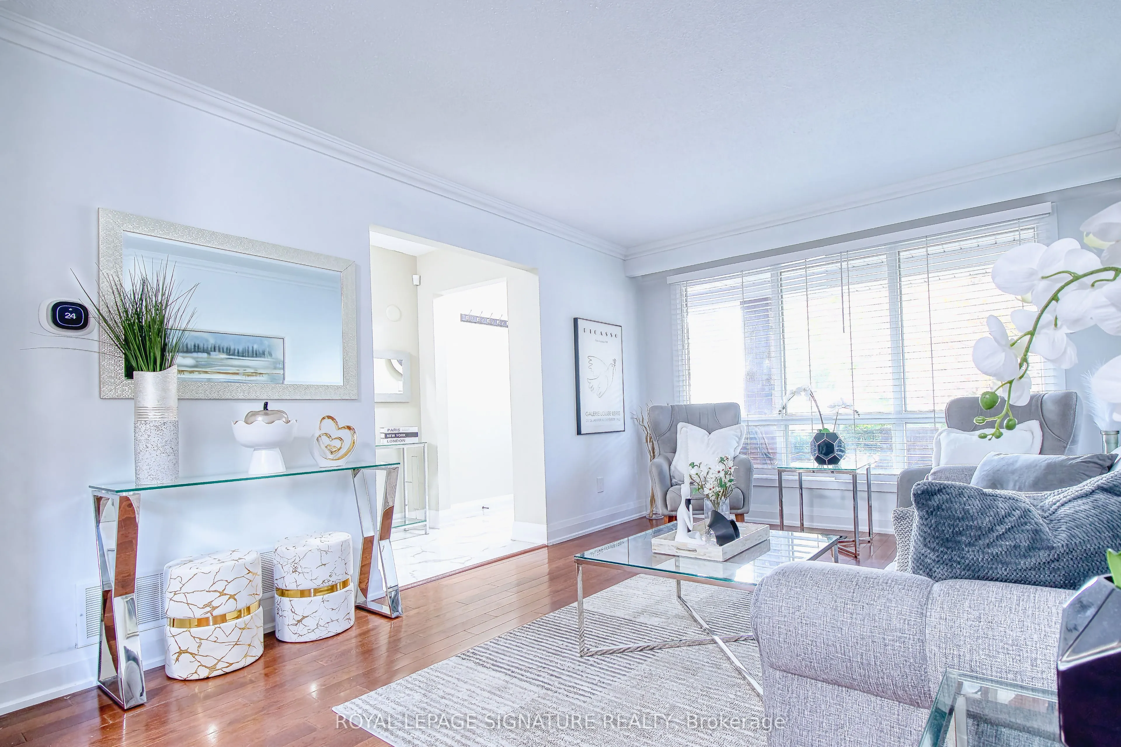 1414 Harmsworth Square