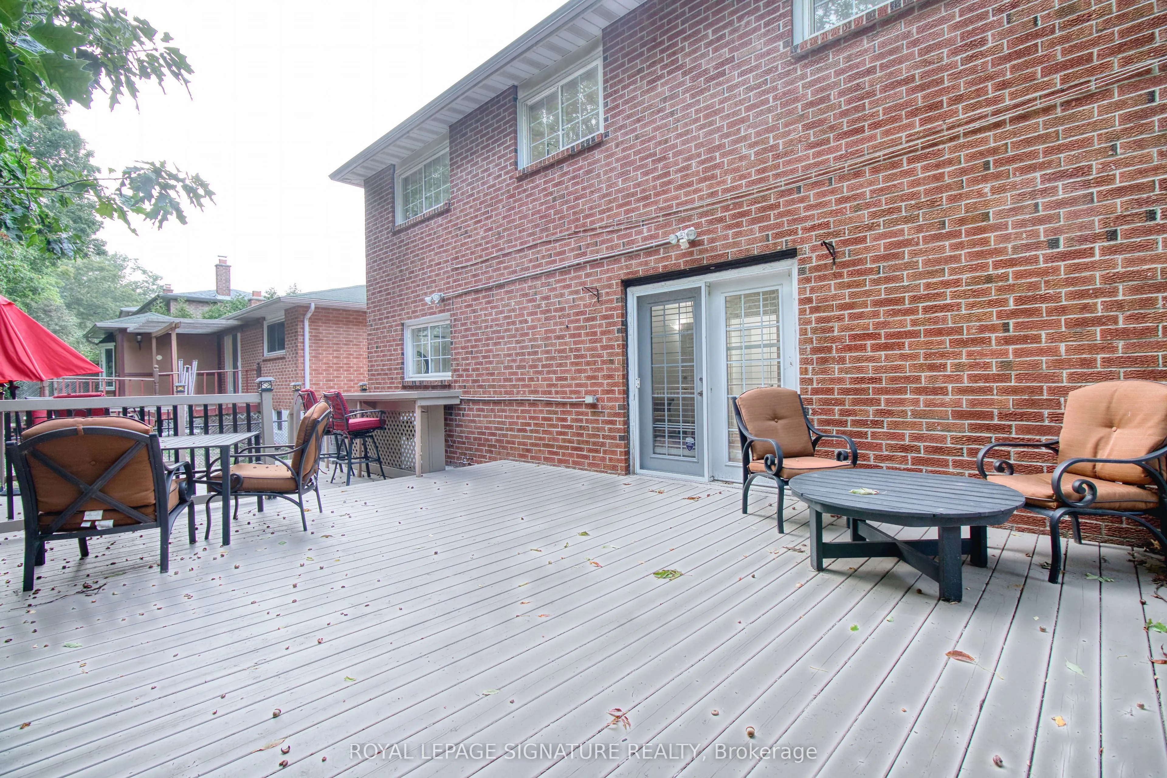 1414 Harmsworth Square