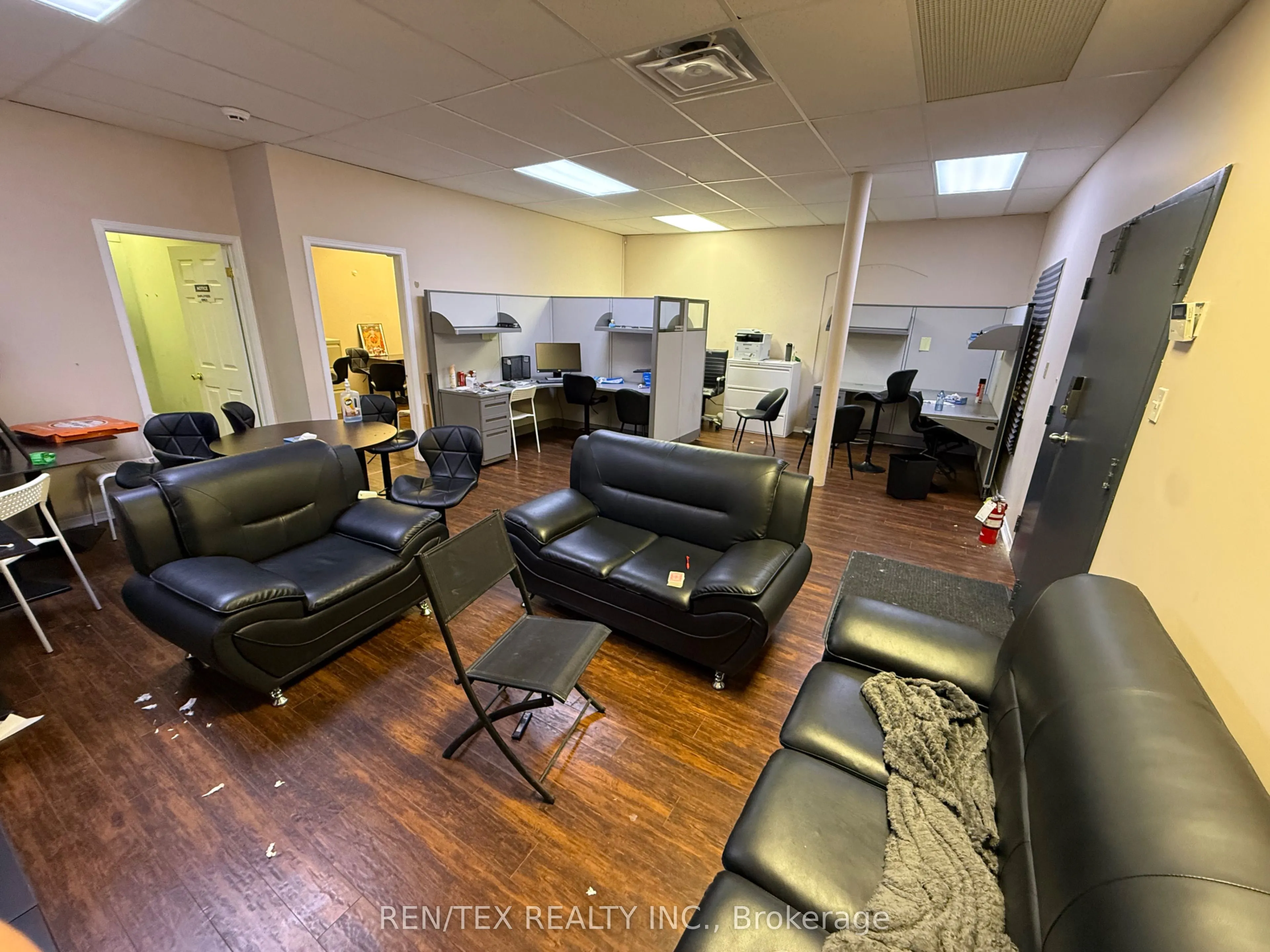 2733 Lakeshore Boulevard #214