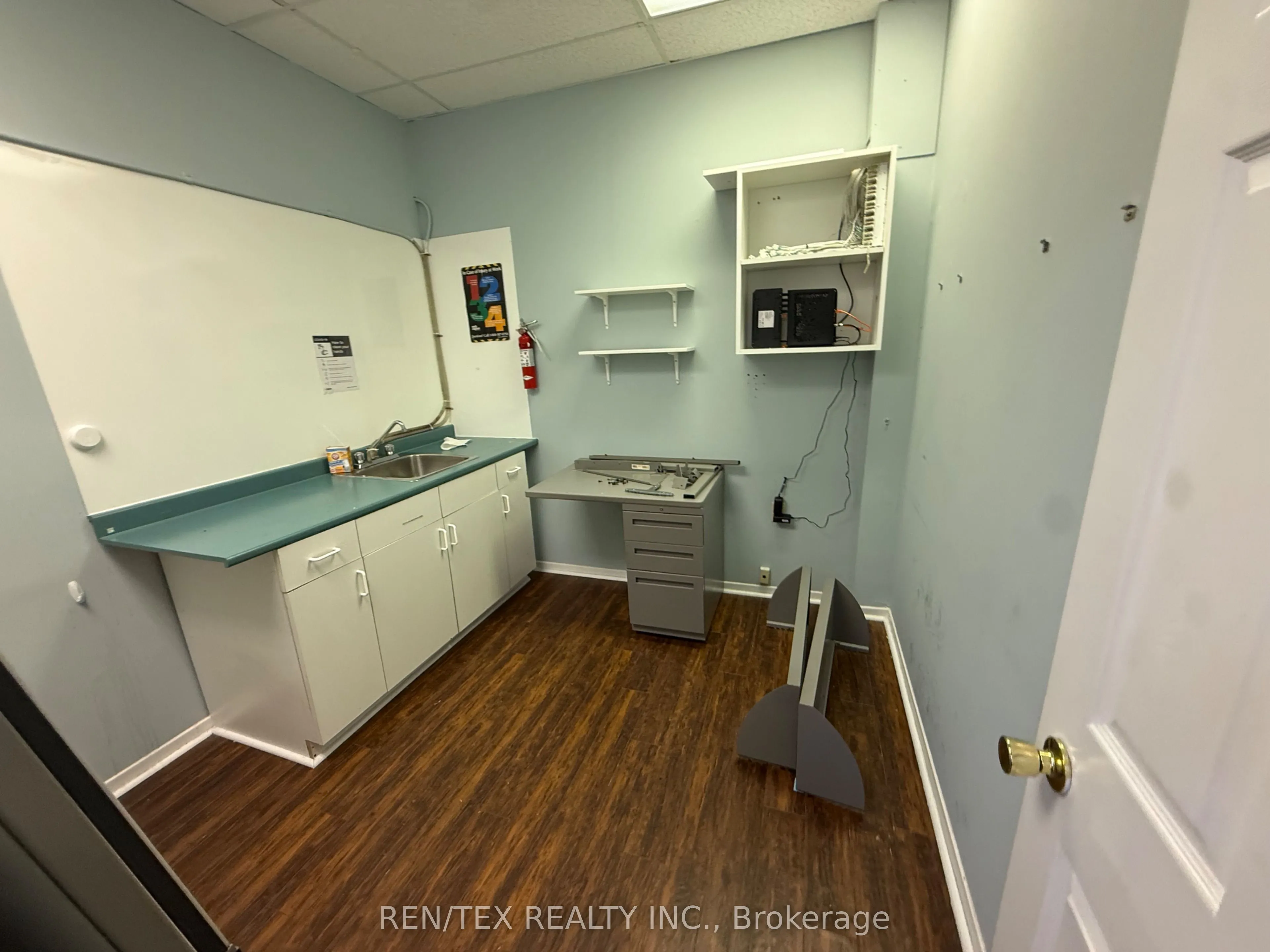 2733 Lakeshore Boulevard #214