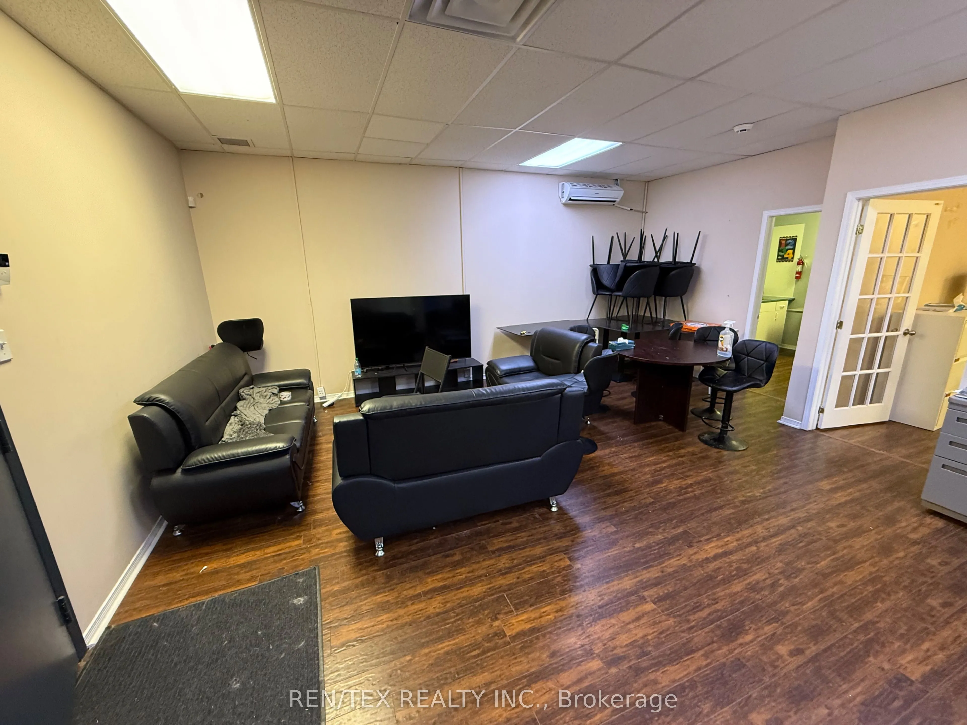 2733 Lakeshore Boulevard #214