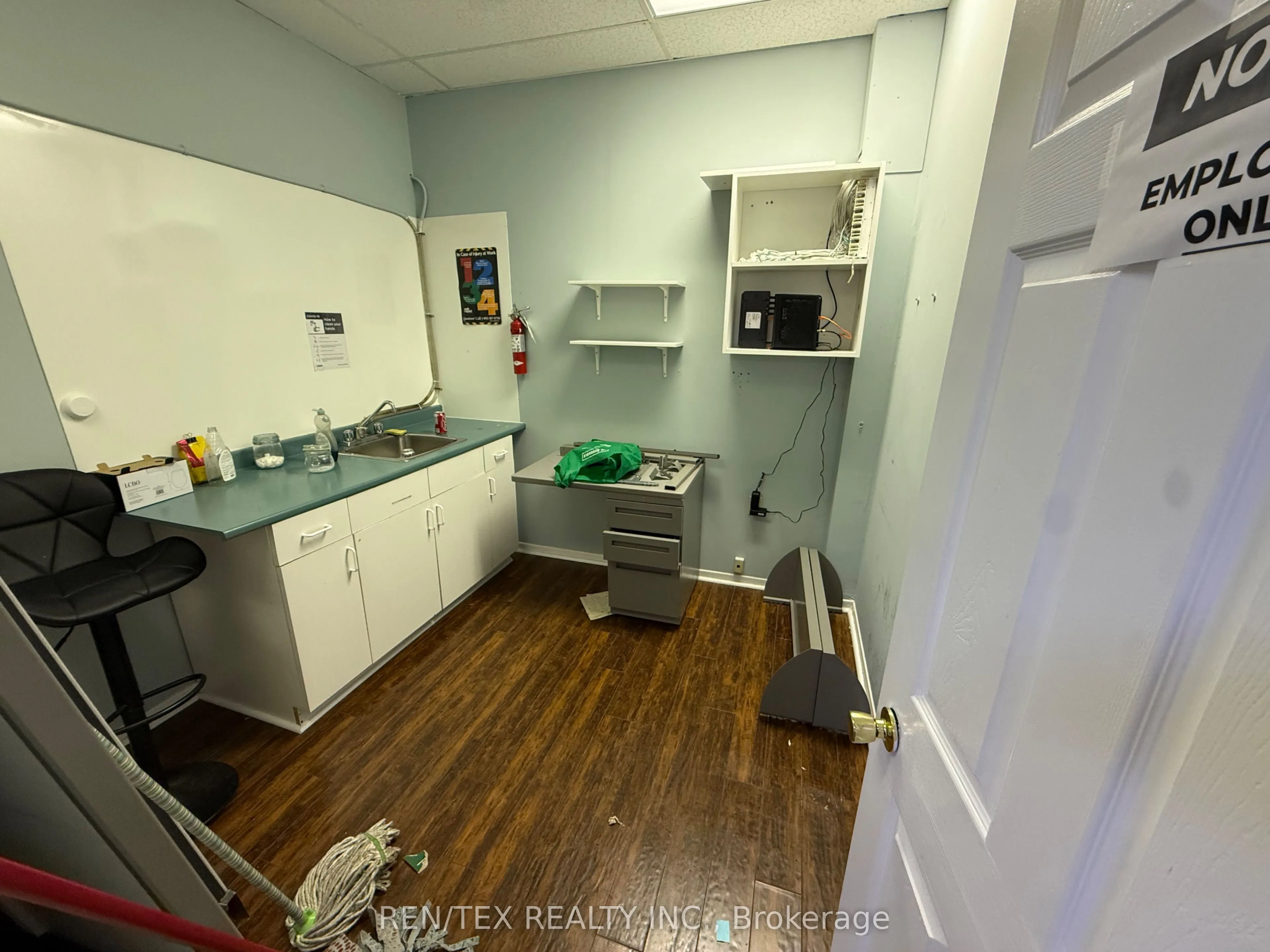 2733 Lakeshore Boulevard #214