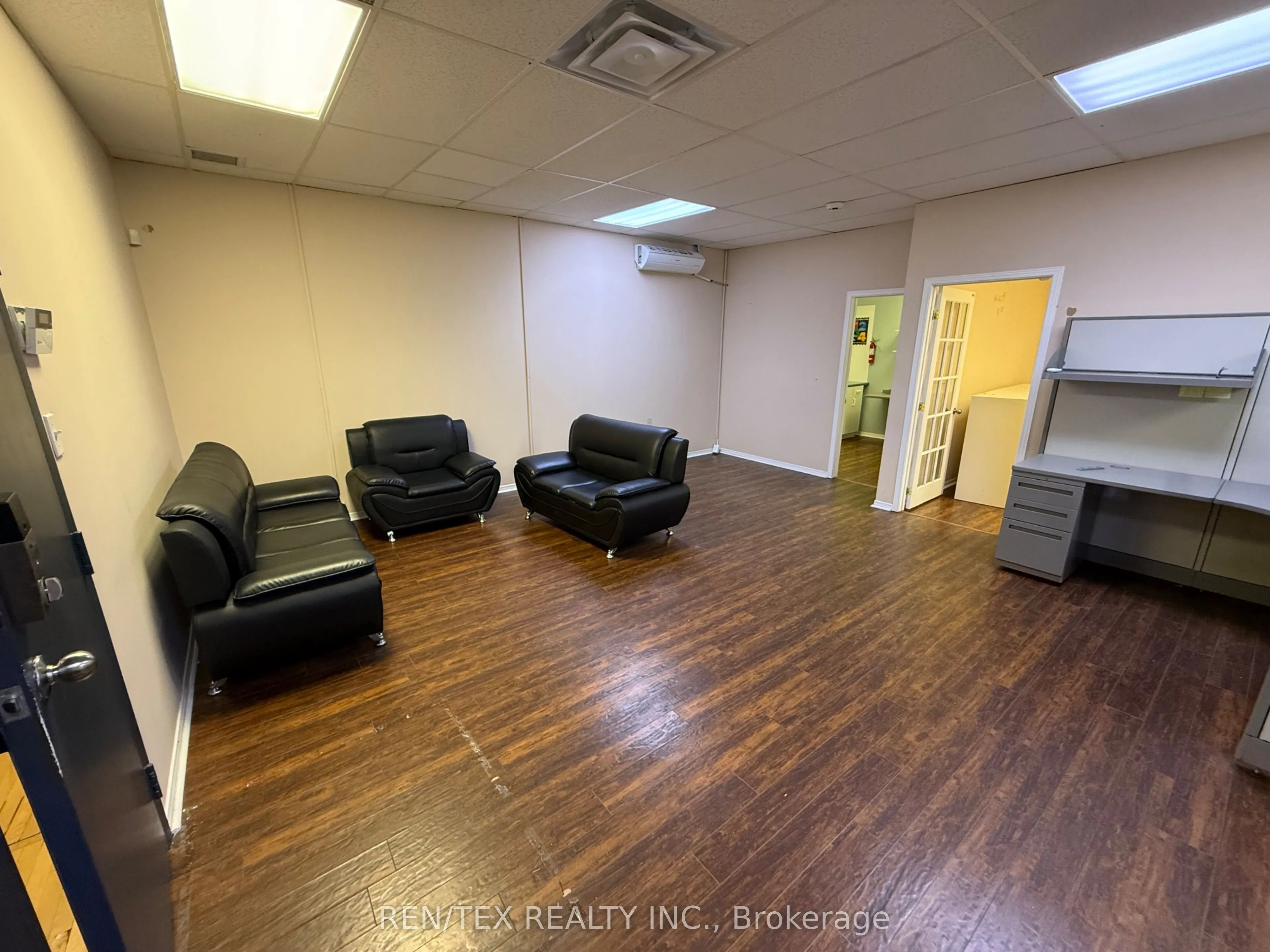2733 Lakeshore Boulevard #214