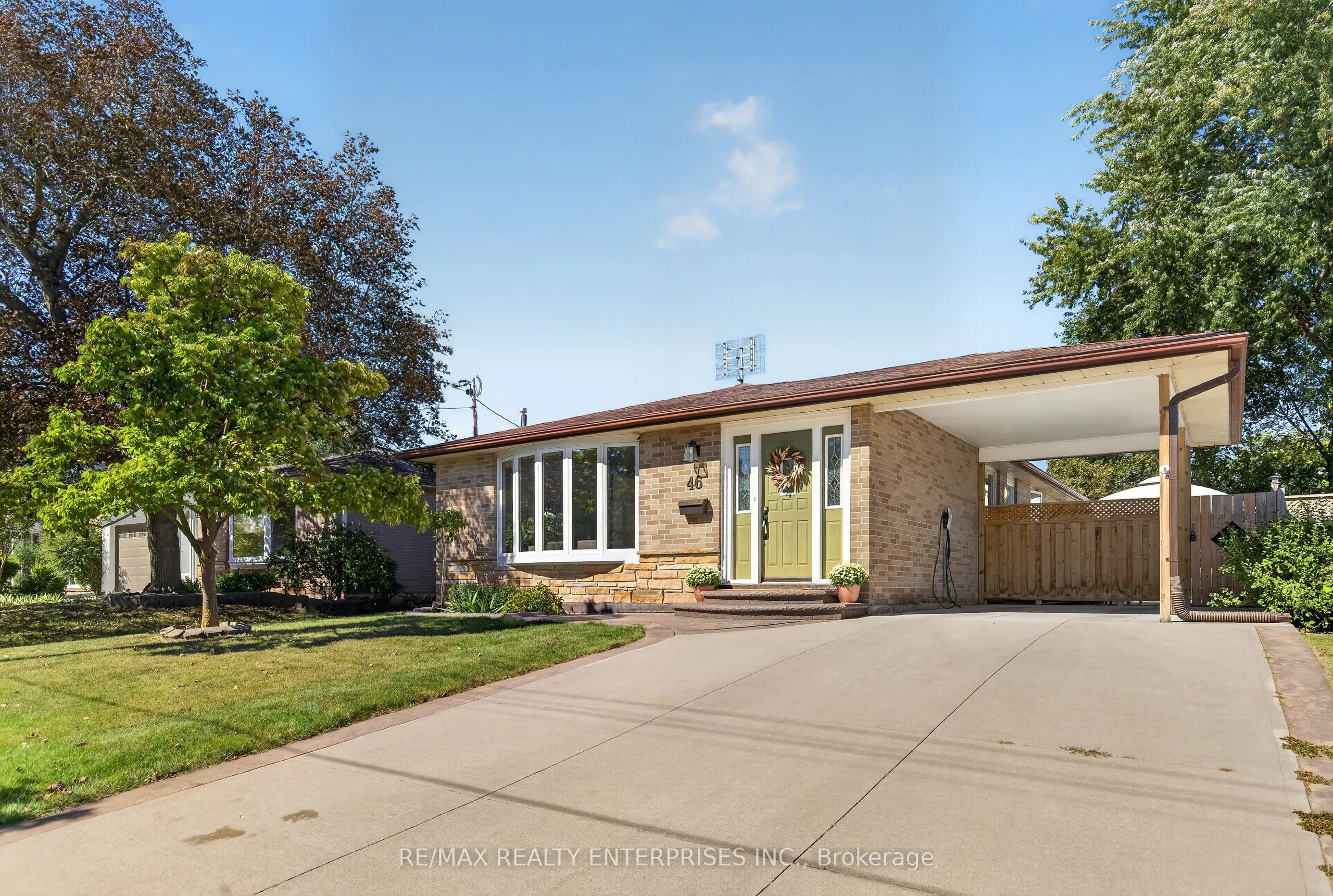 46 Marilyn Crescent