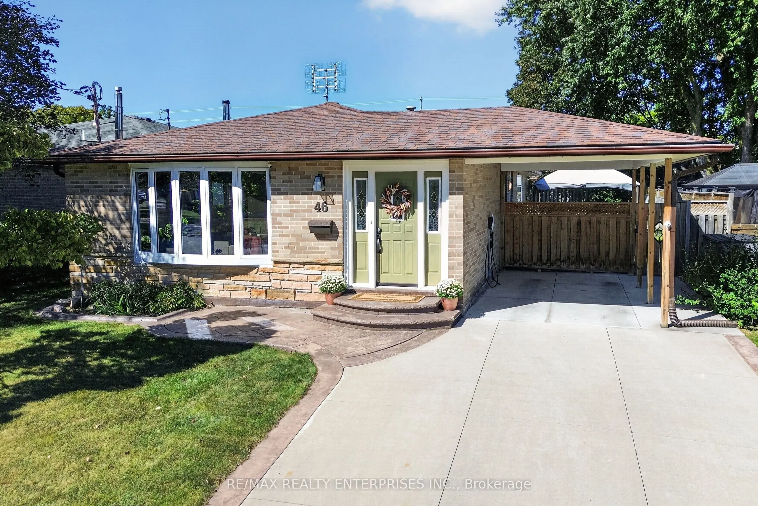46 Marilyn Crescent