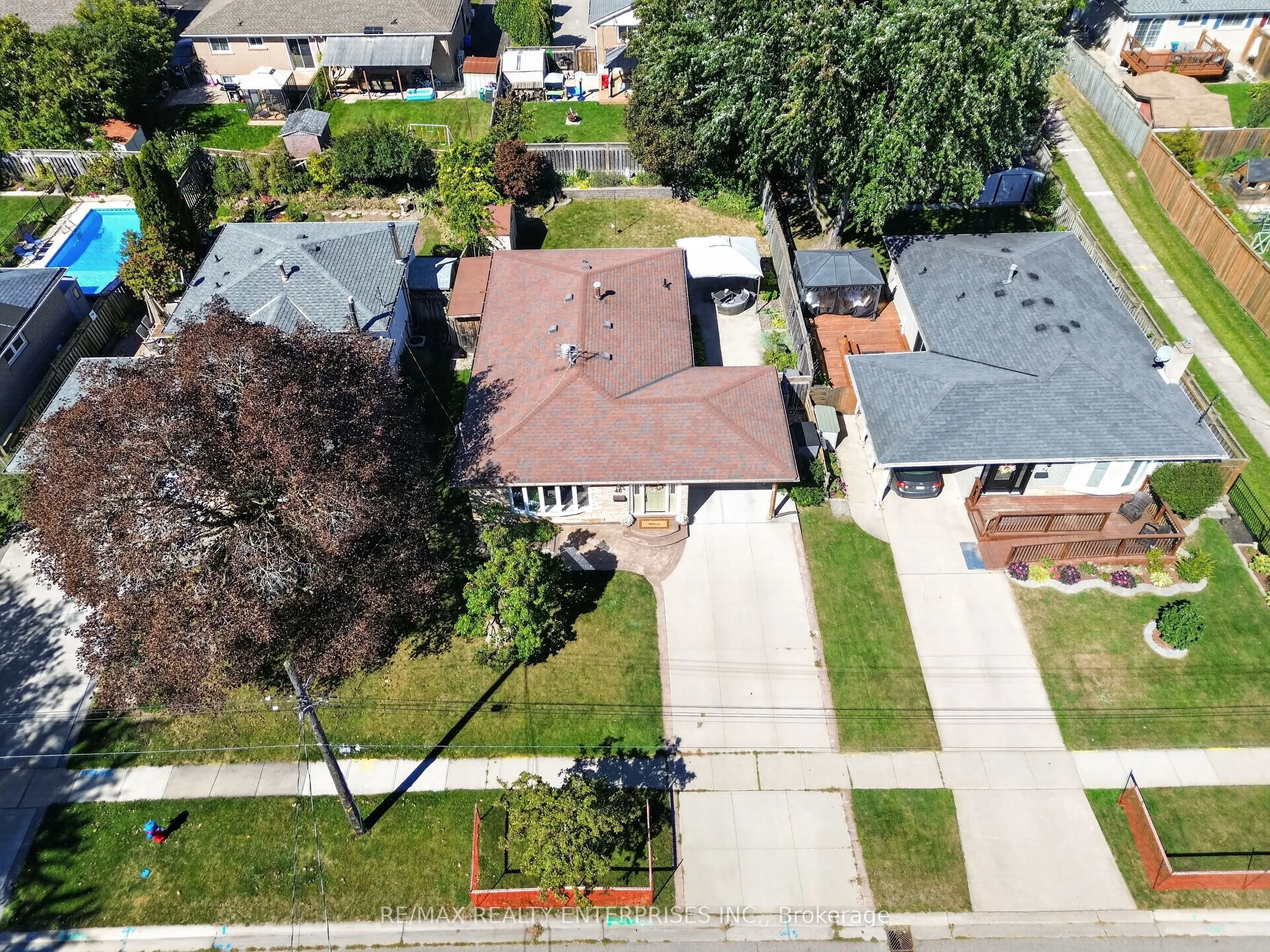 46 Marilyn Crescent