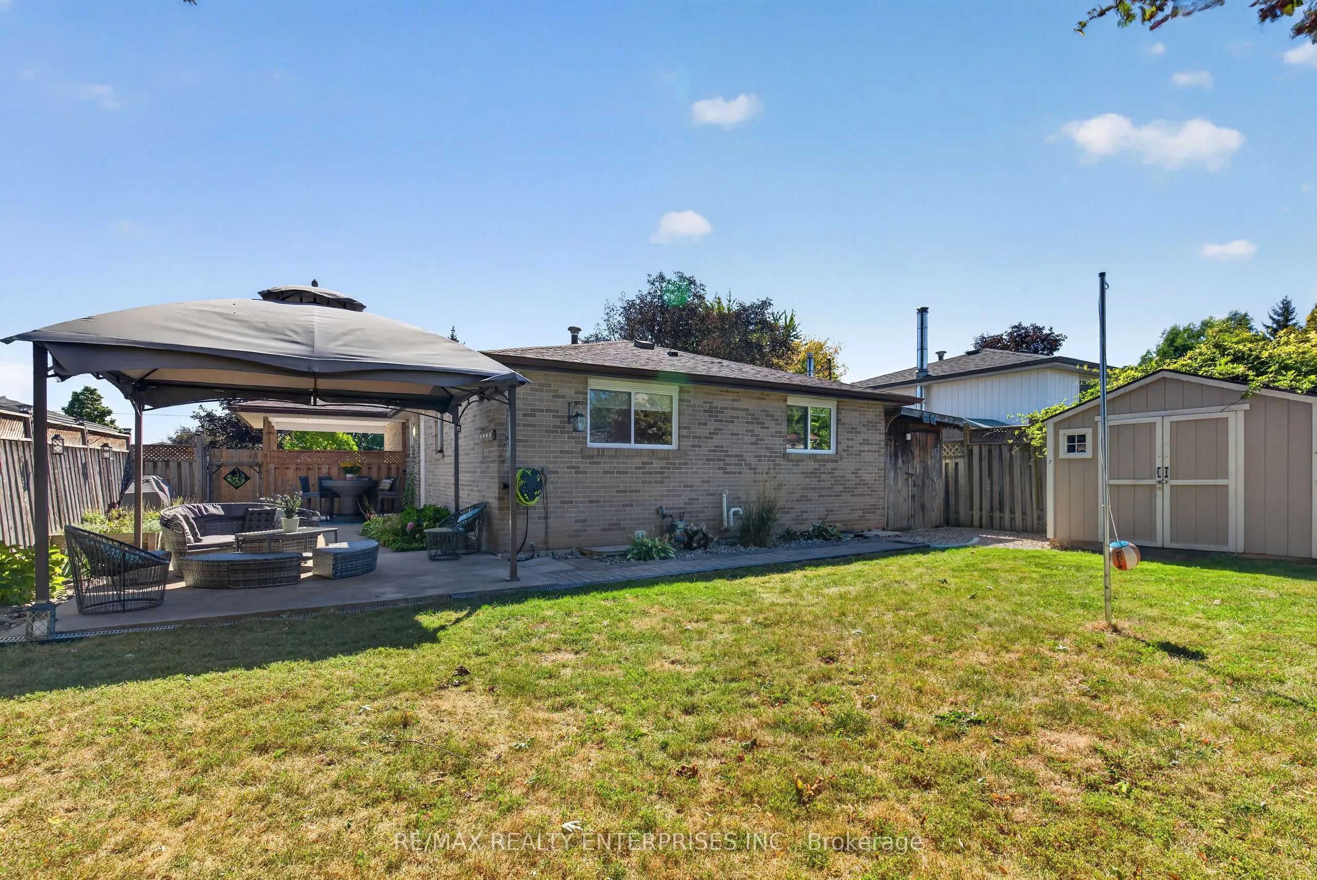 46 Marilyn Crescent