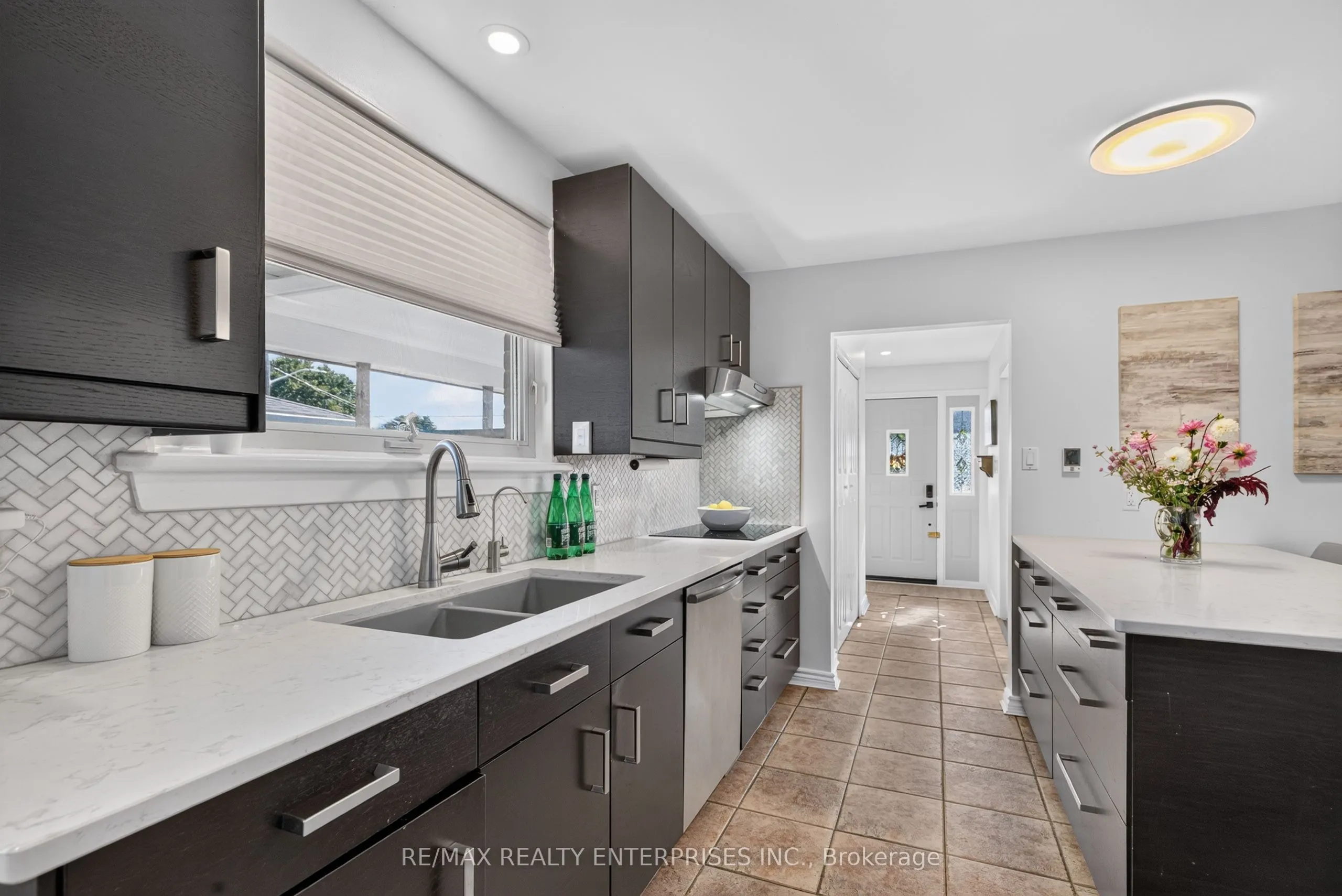 46 Marilyn Crescent
