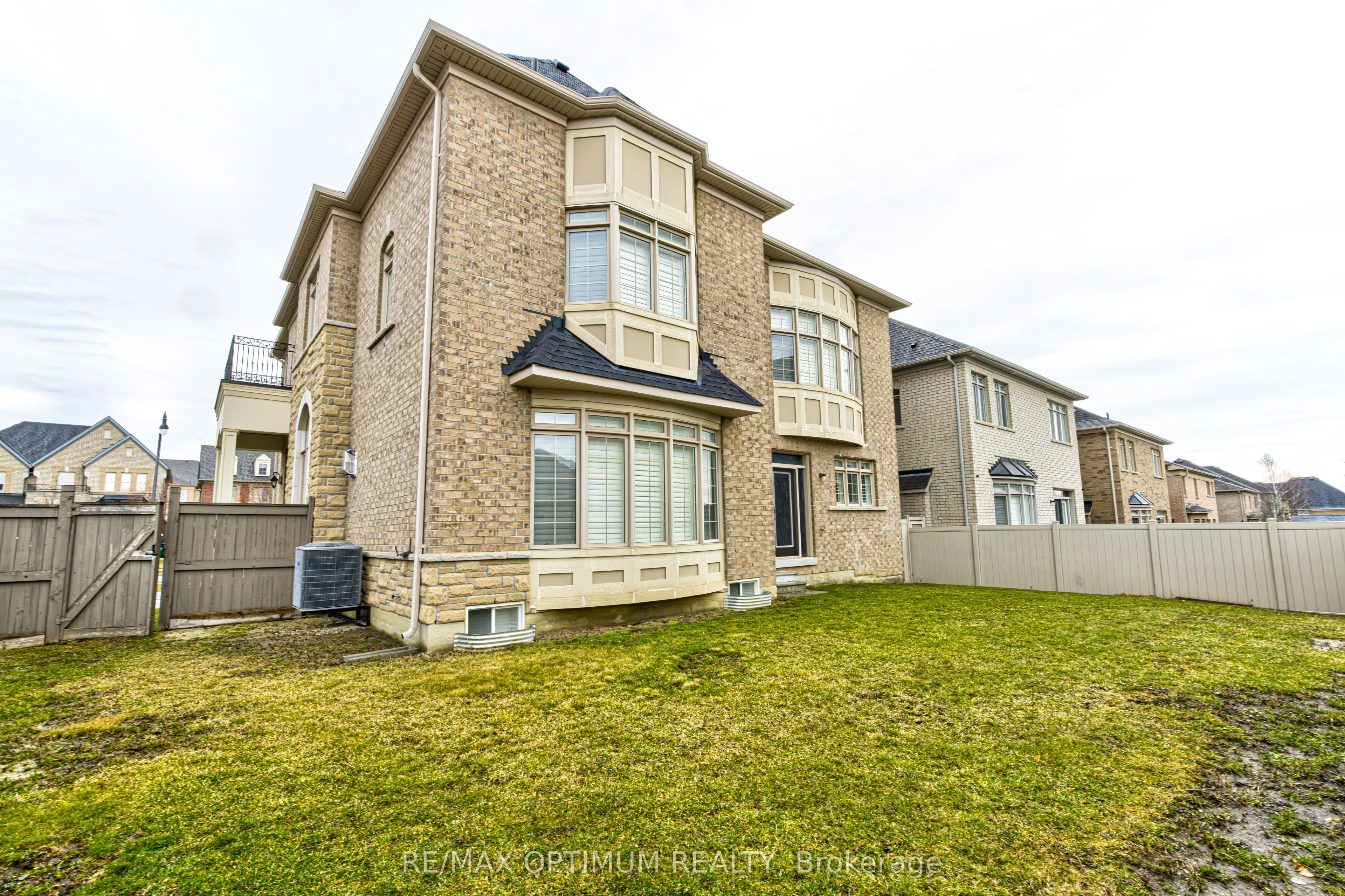 80 Royal West Drive