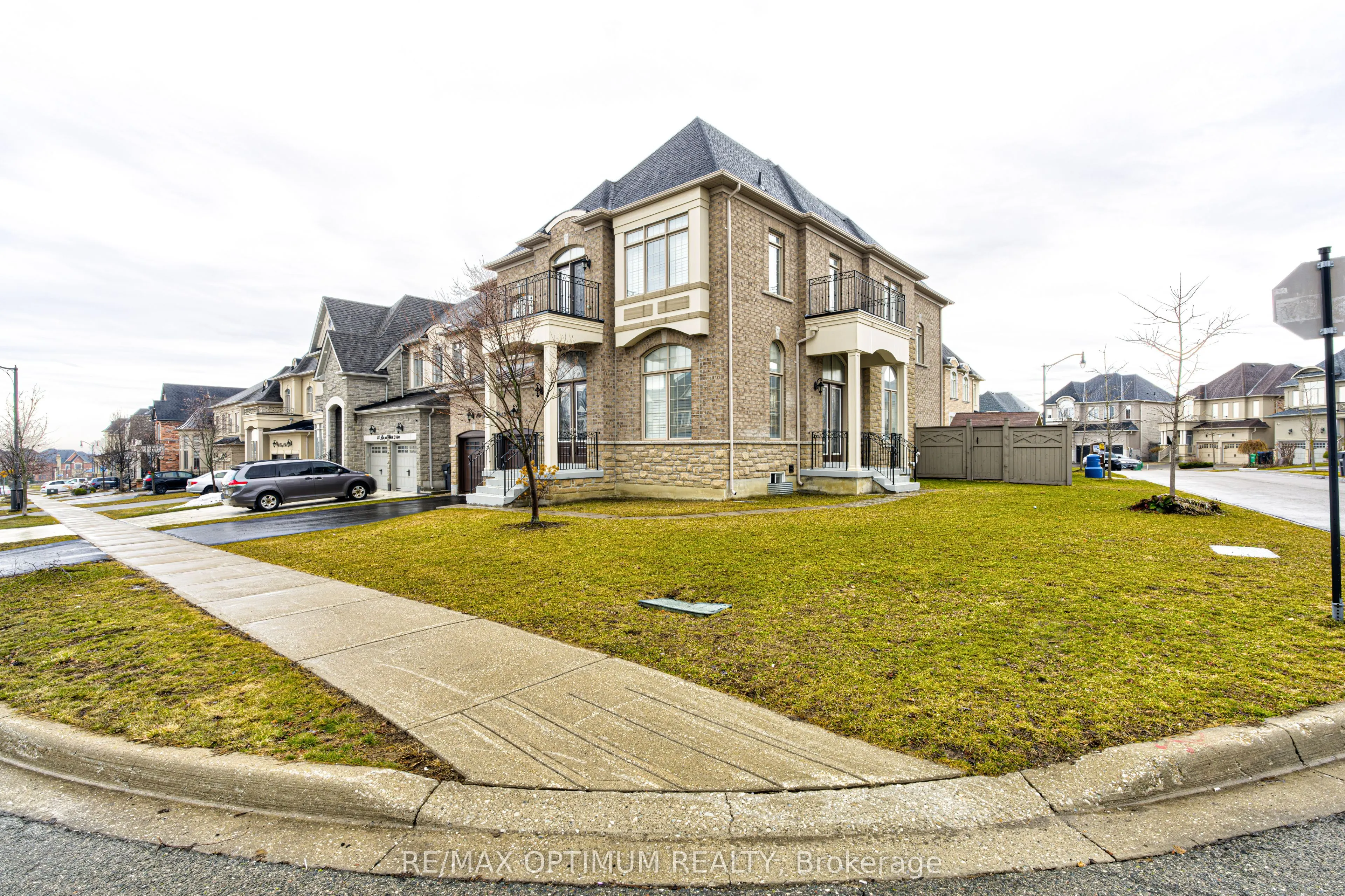 80 Royal West Drive