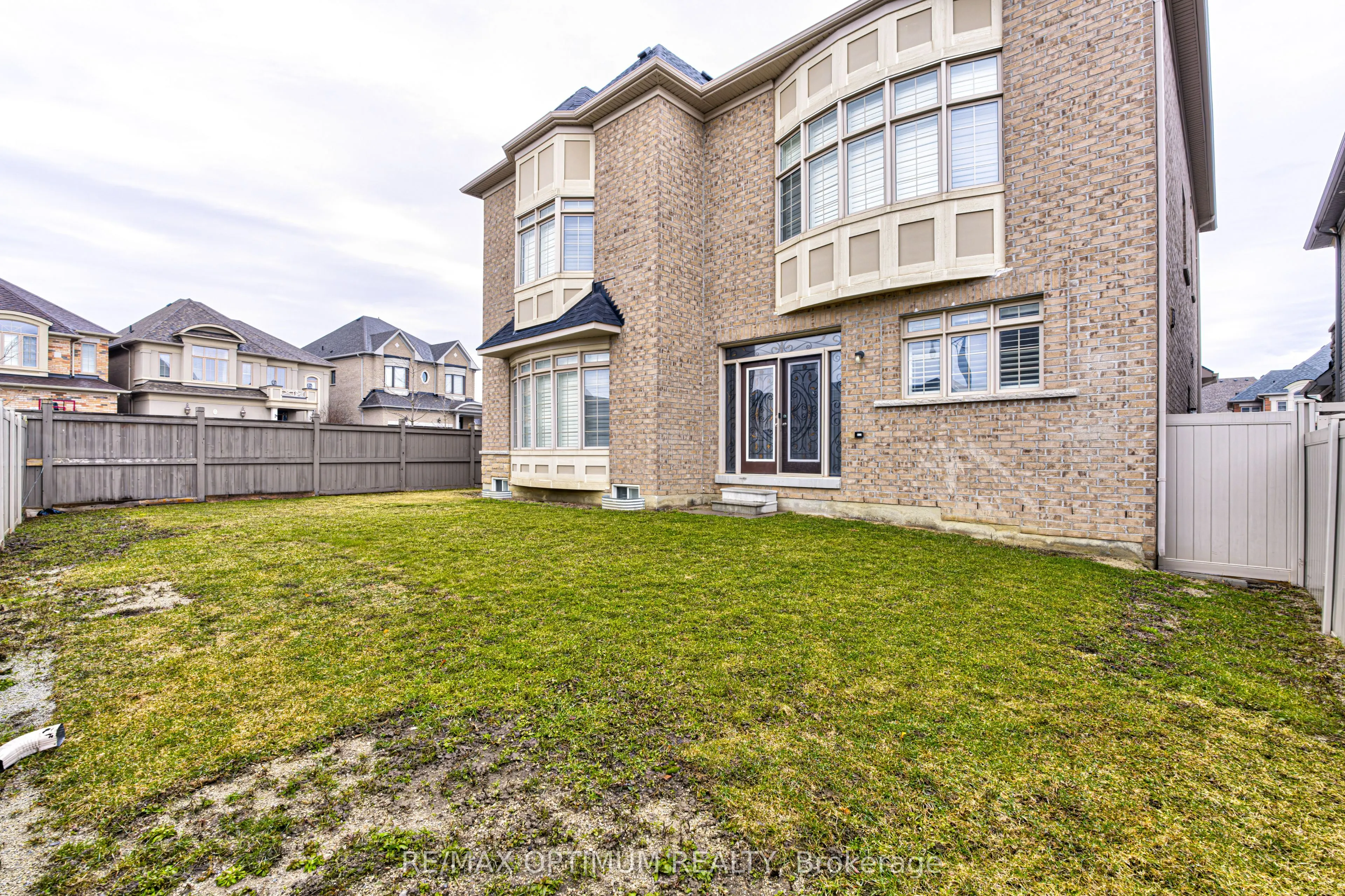 80 Royal West Drive