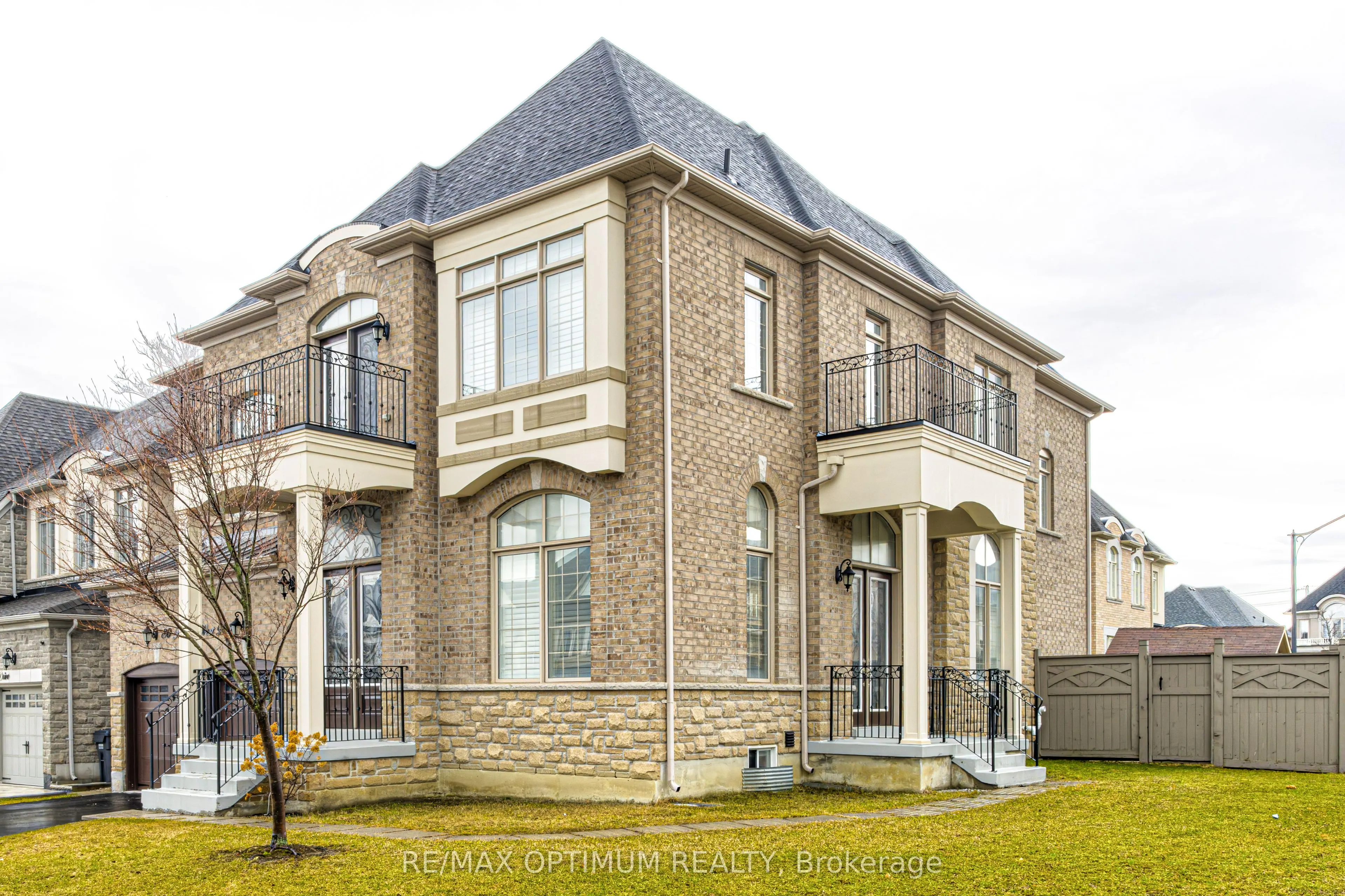 80 Royal West Drive