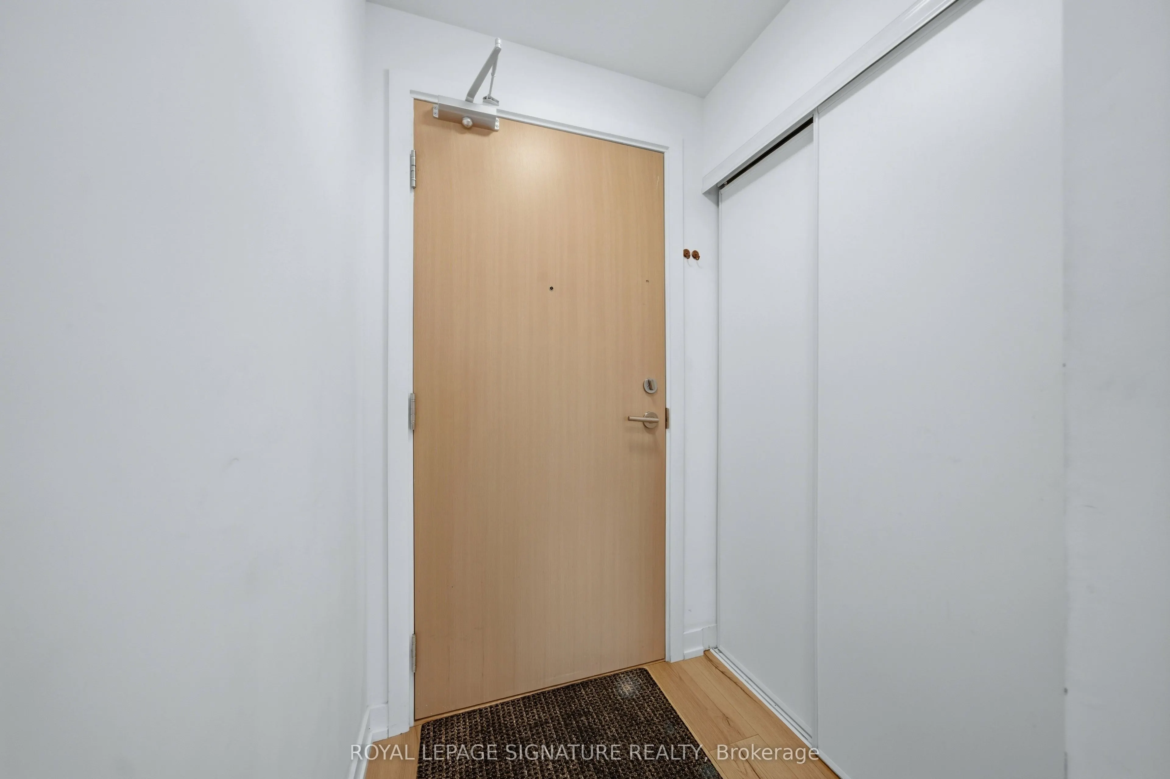 1195 The Queensway #406