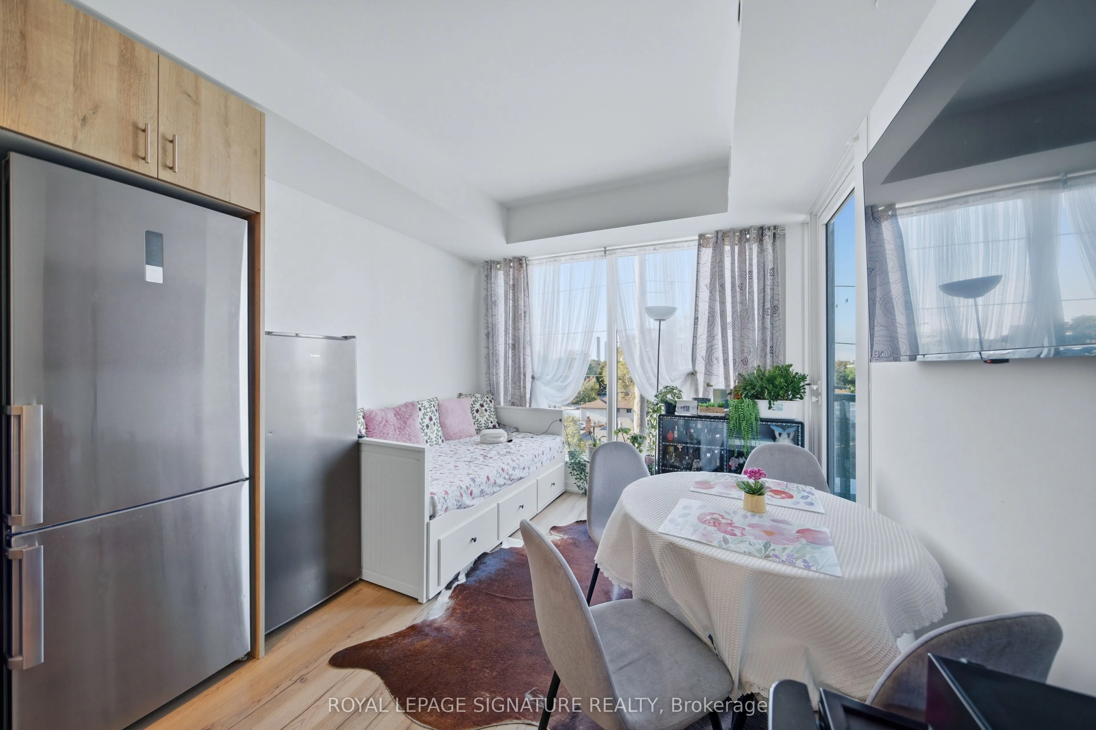 1195 The Queensway #406