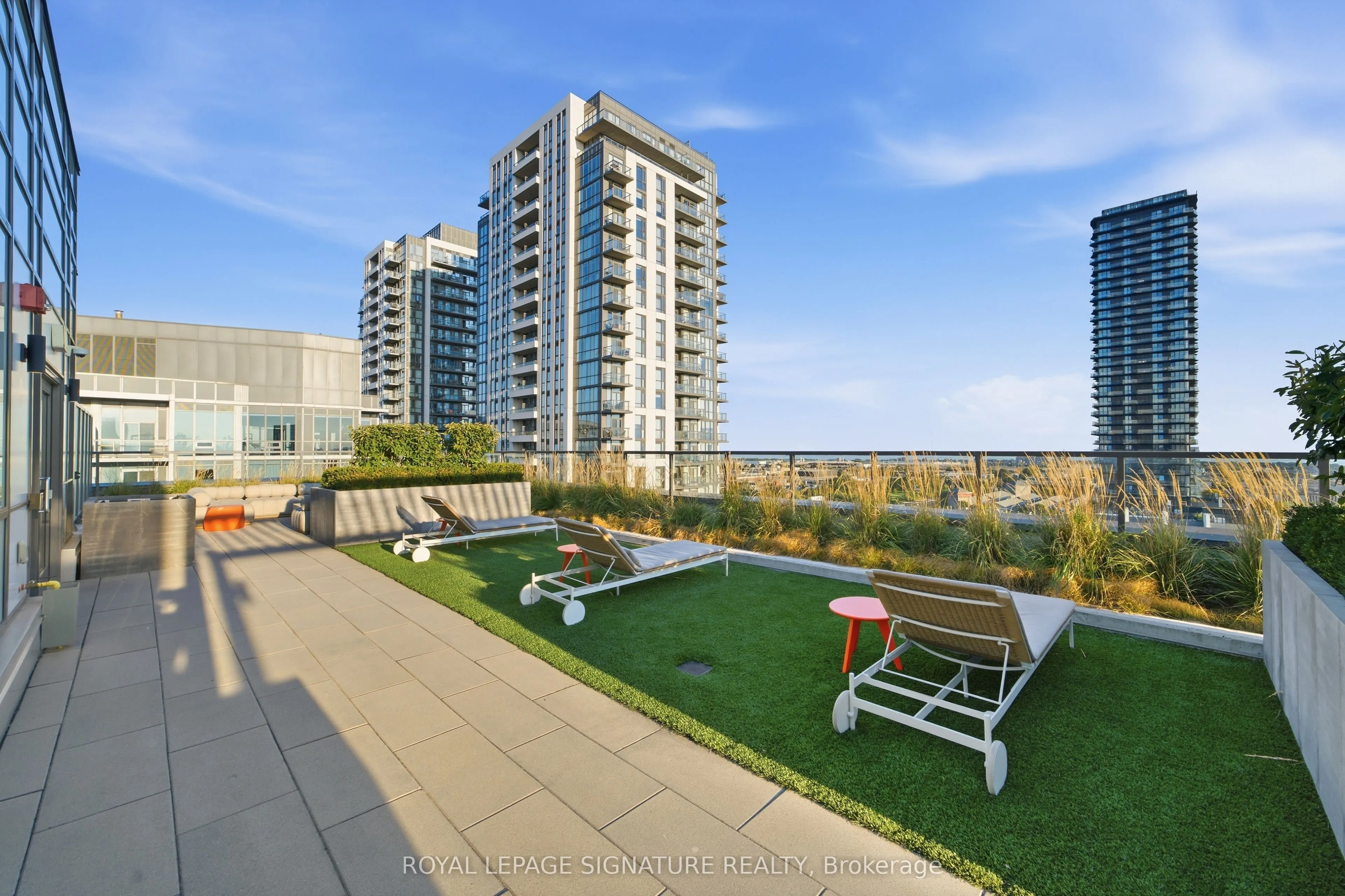 1195 The Queensway #406