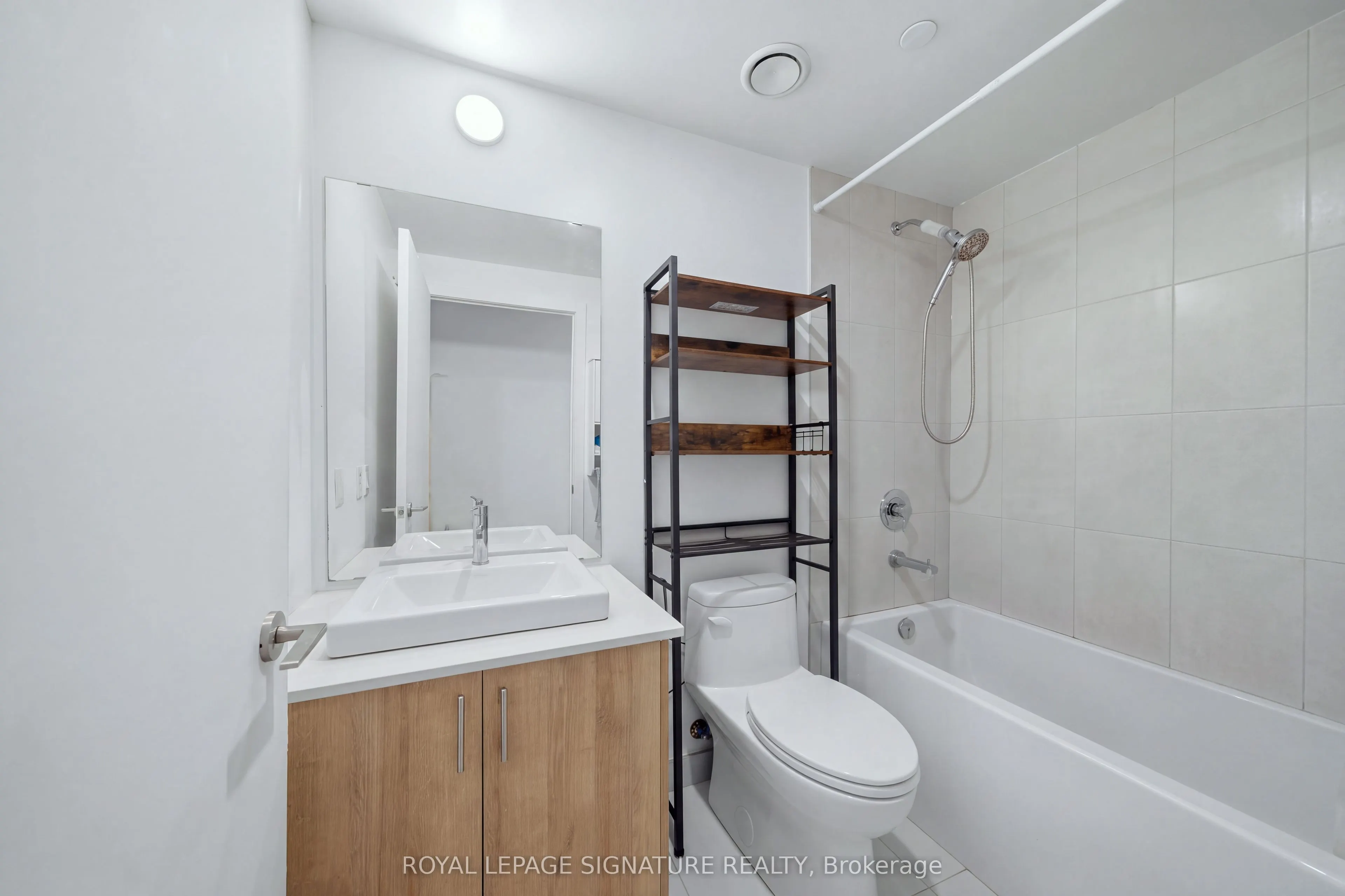 1195 The Queensway #406