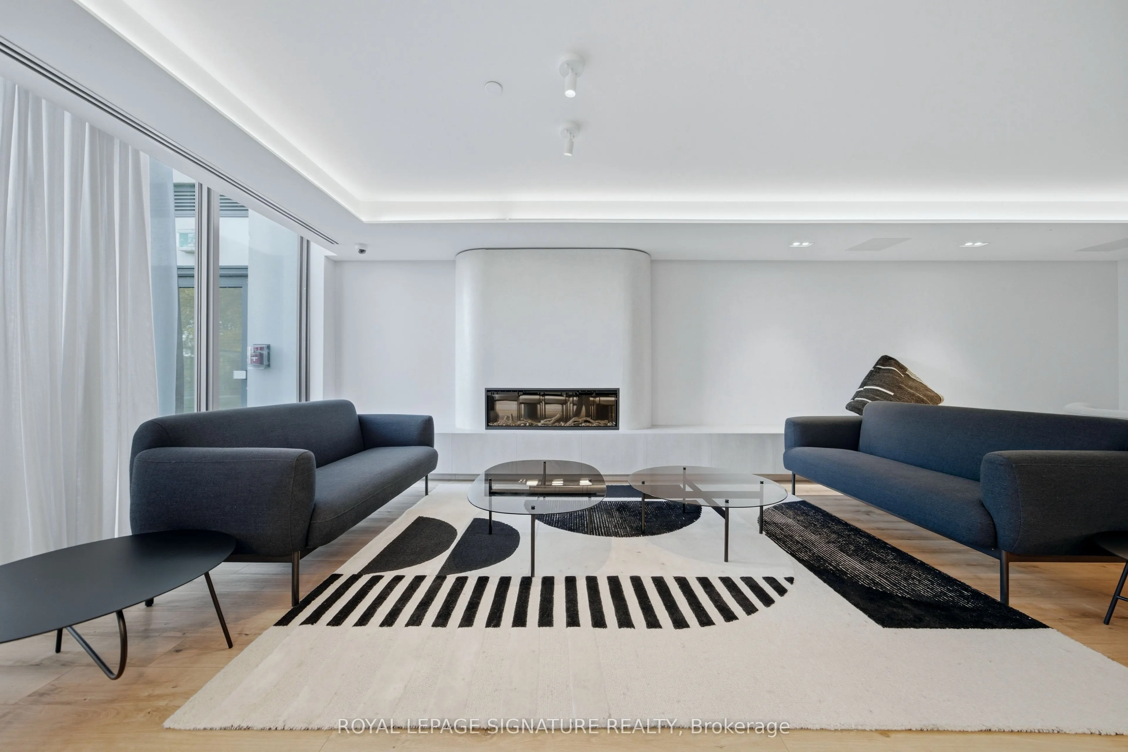 1195 The Queensway #406