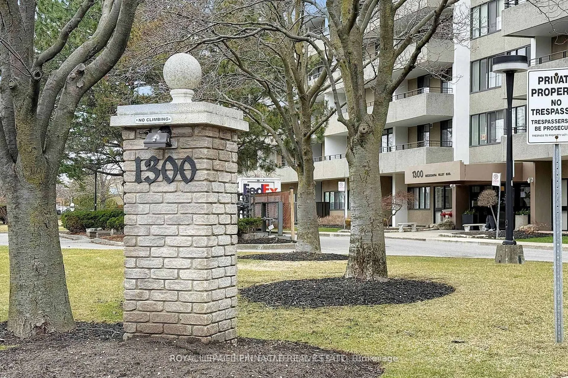 1300 Mississauga Valley Boulevard #902