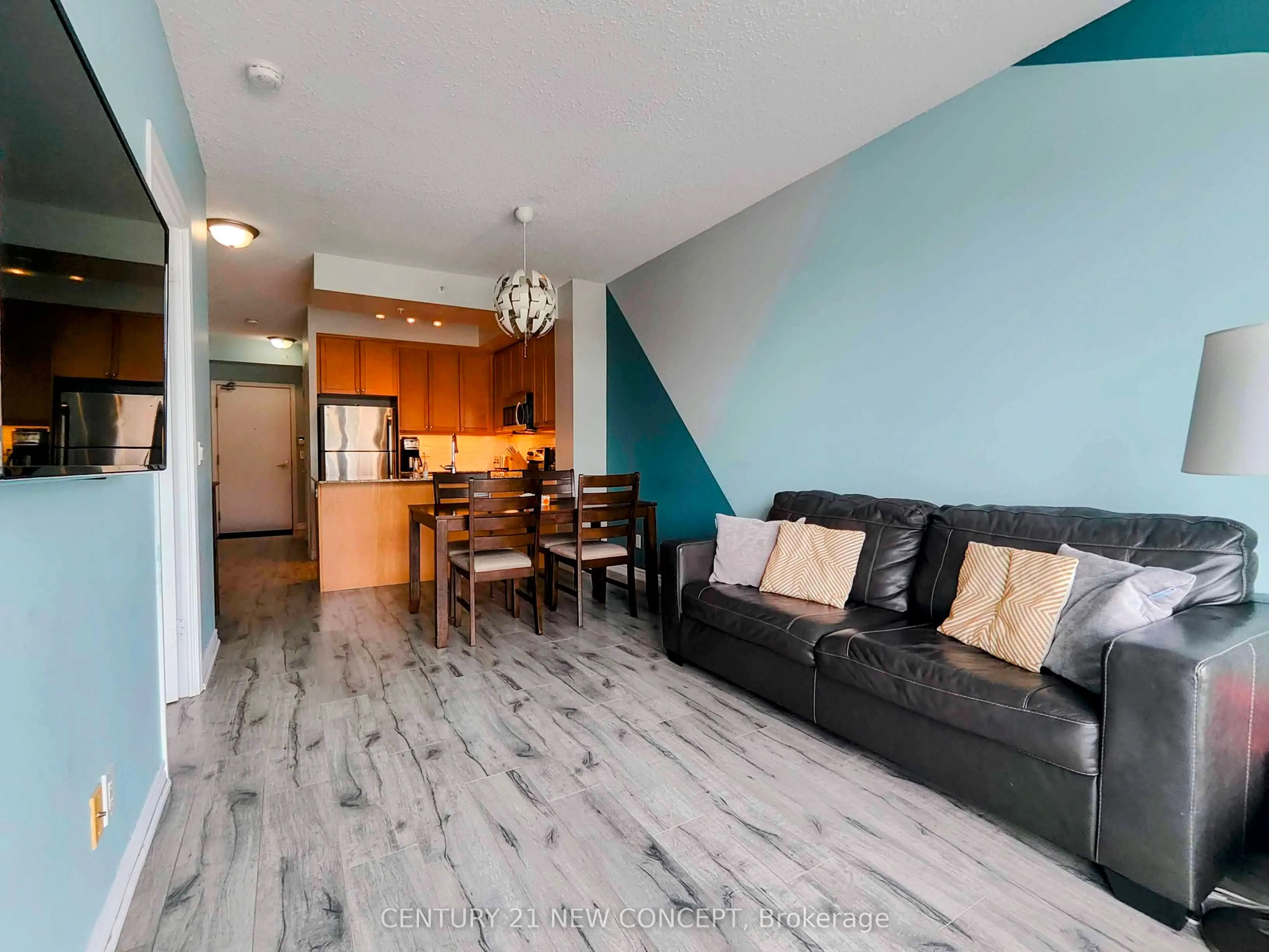15 James Finlay Way #703