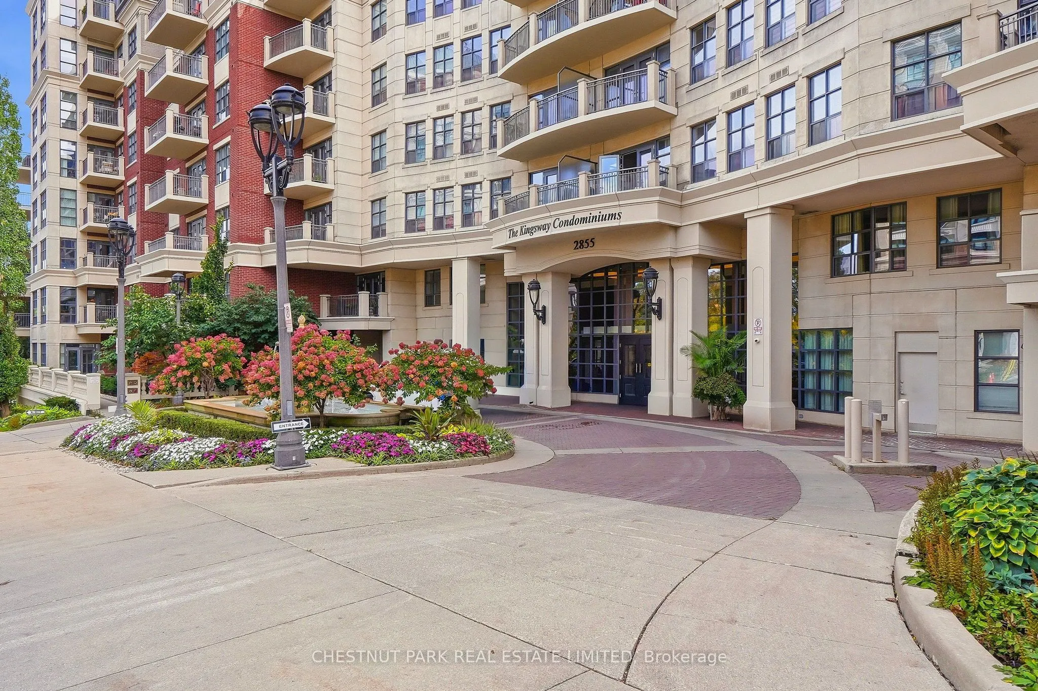 2855 Bloor Street W #305