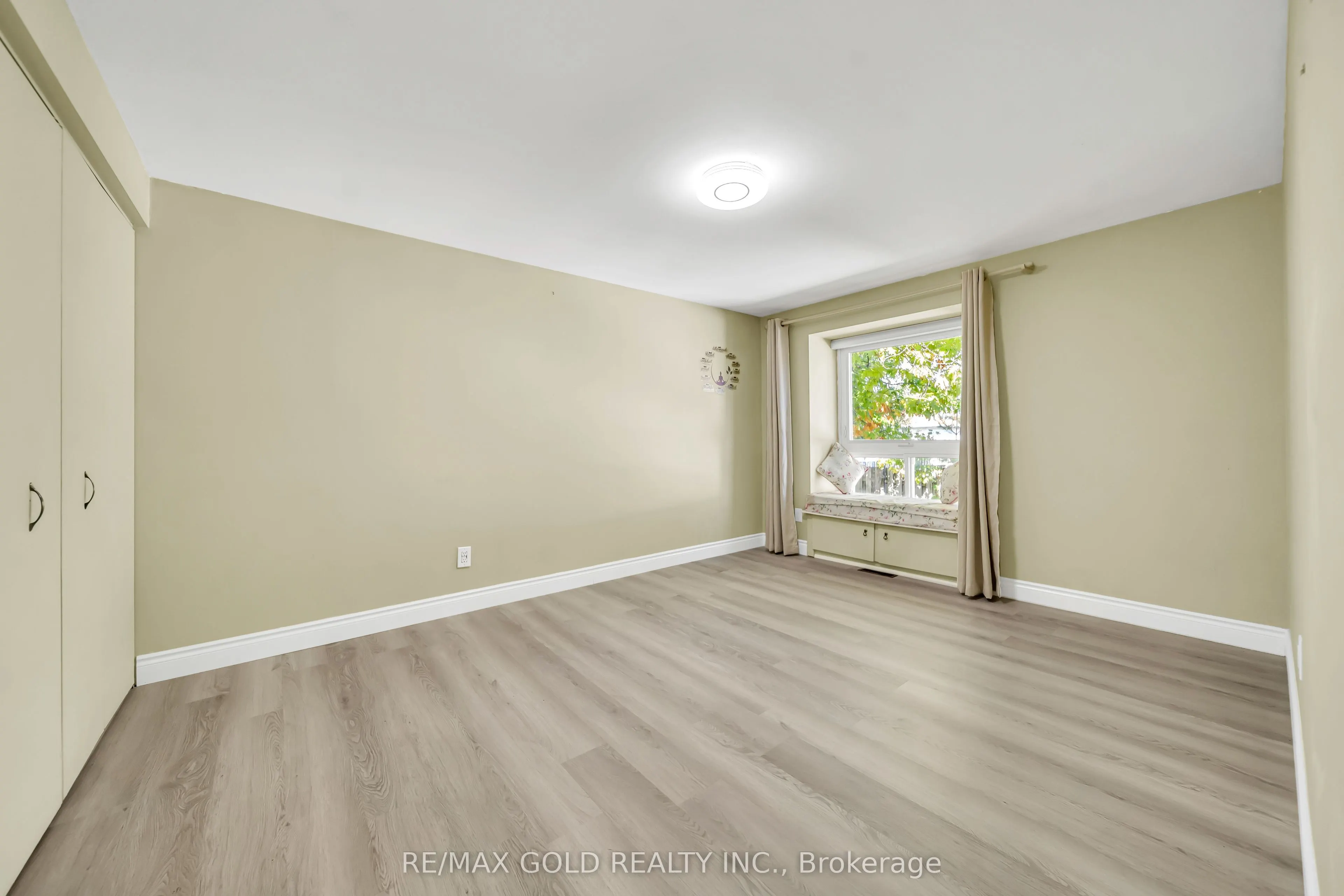 70 Glenmore Crescent #Main