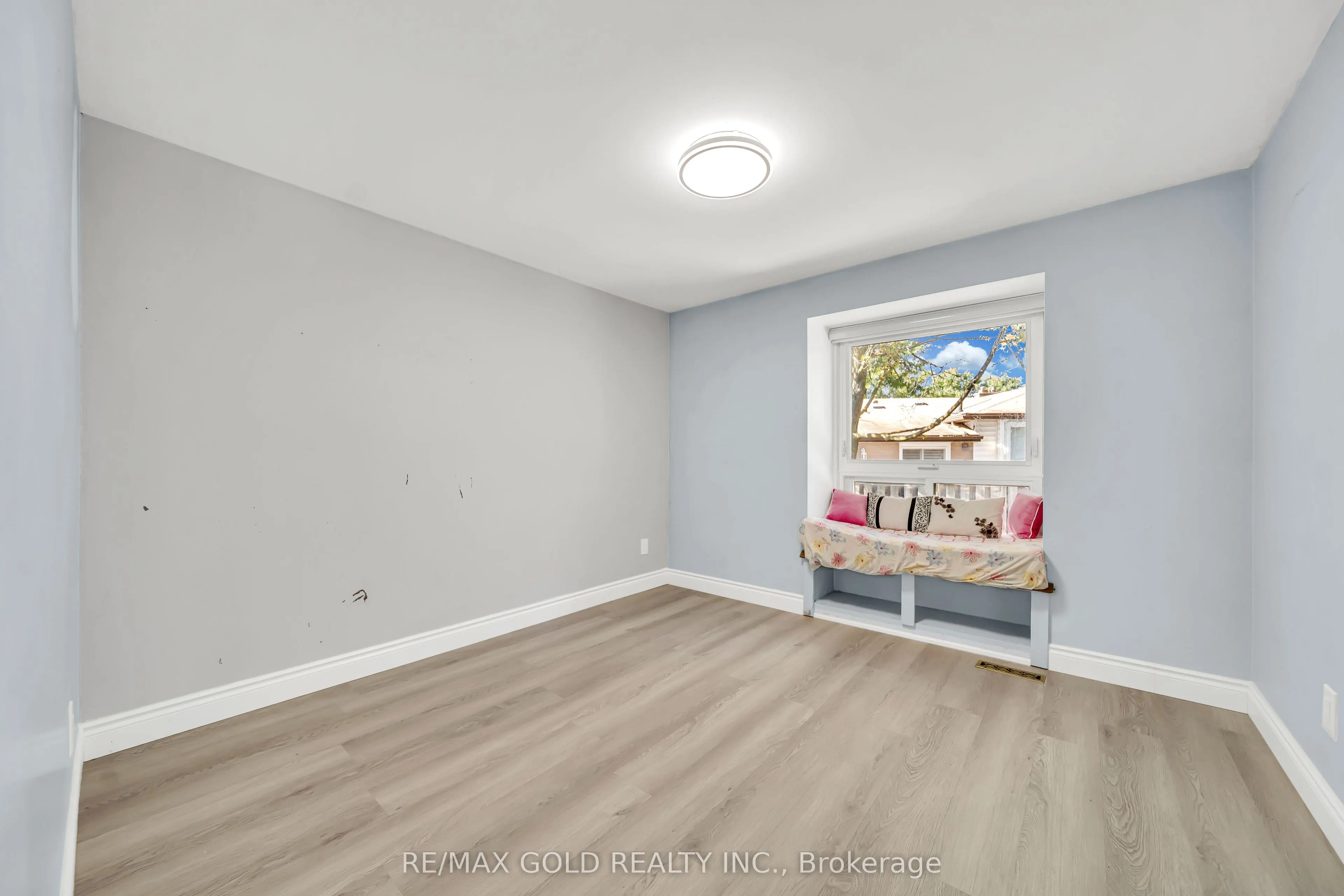 70 Glenmore Crescent #Main