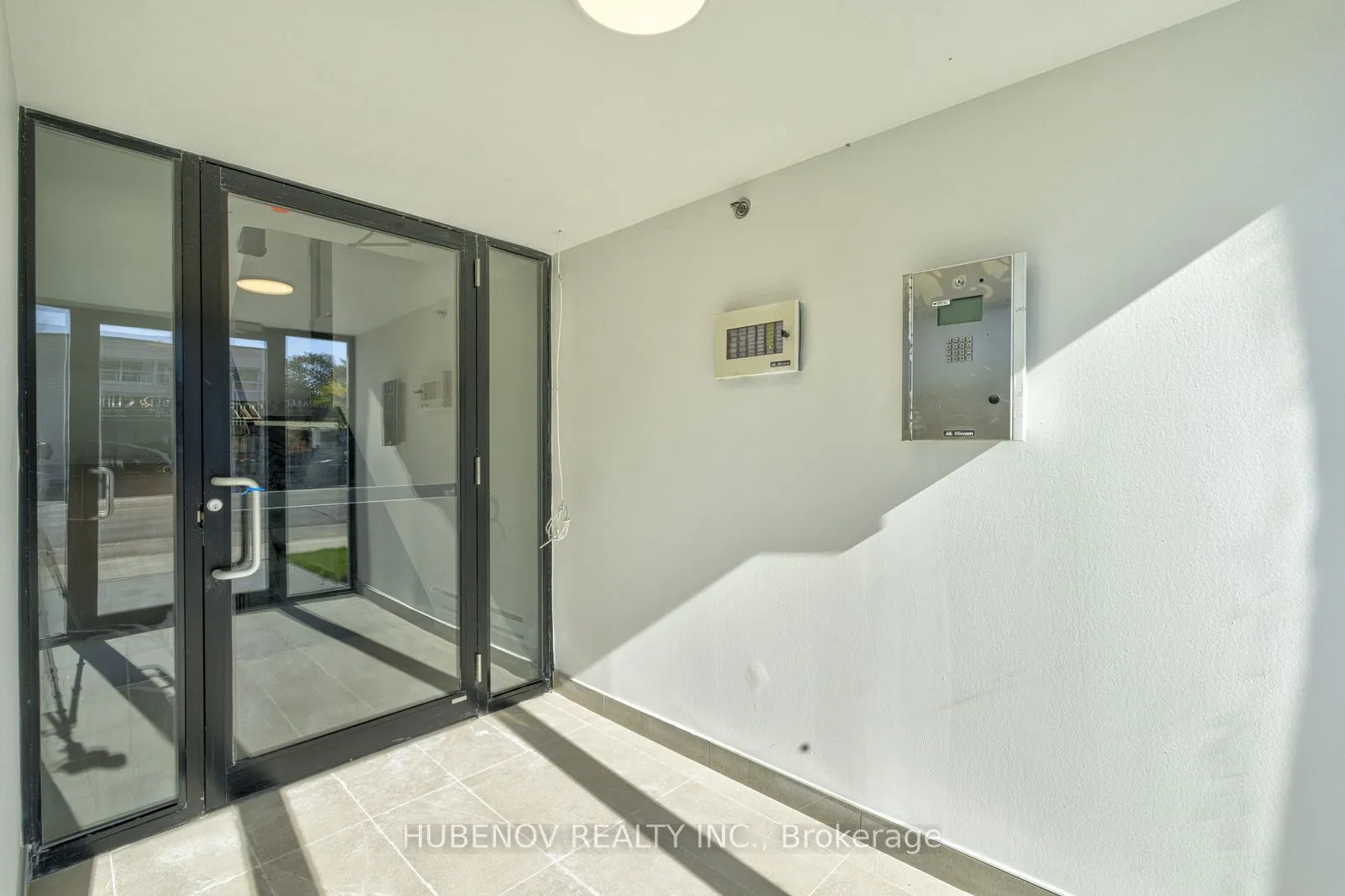222 Lakeshore Road E