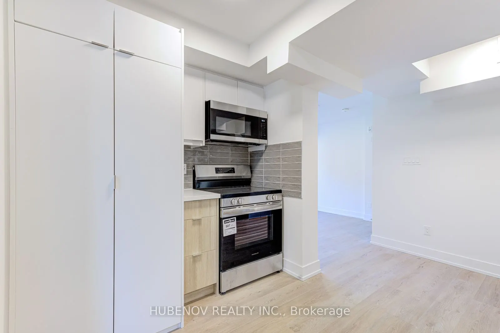 222 Lakeshore Road E