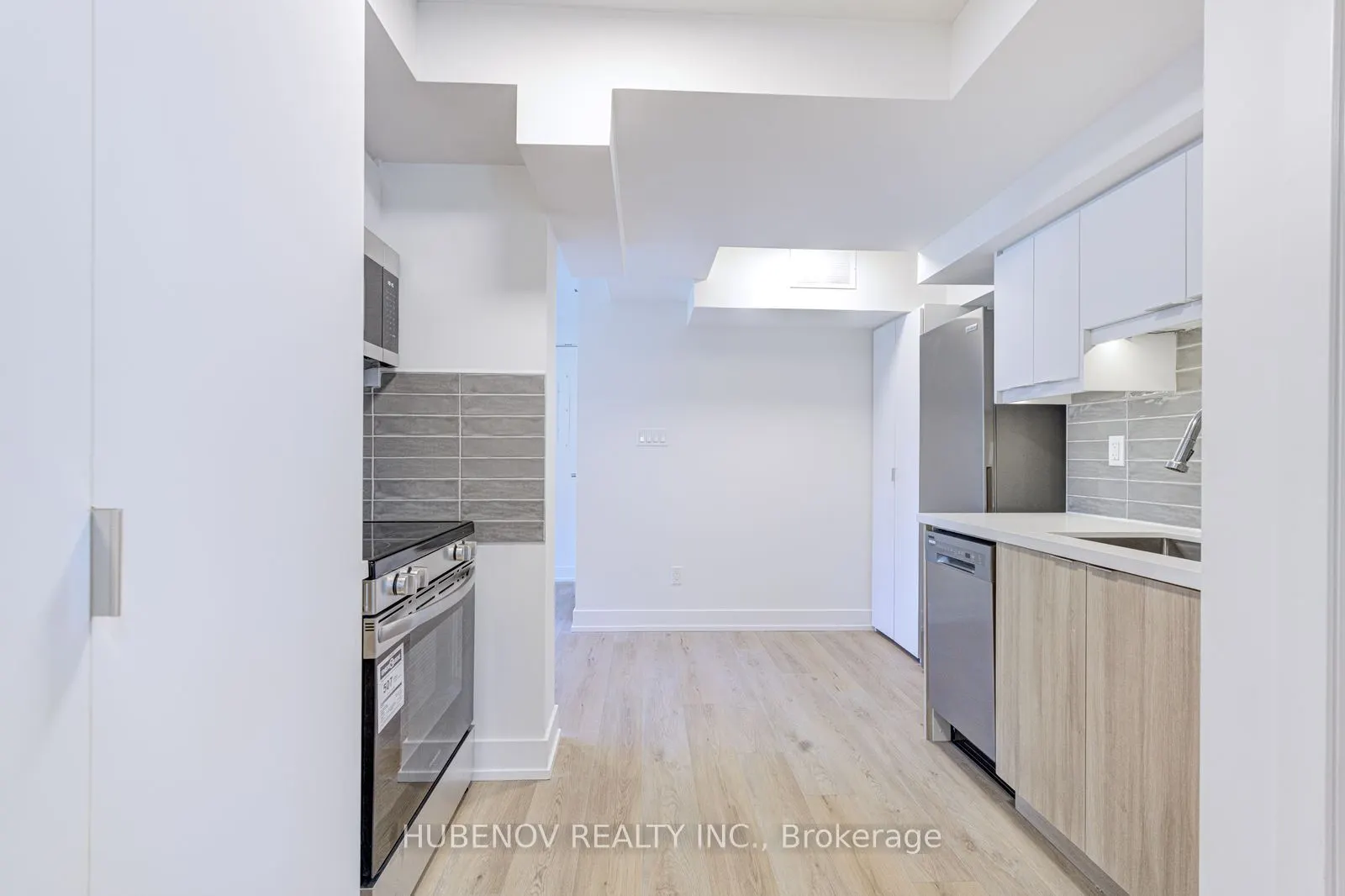 222 Lakeshore Road E