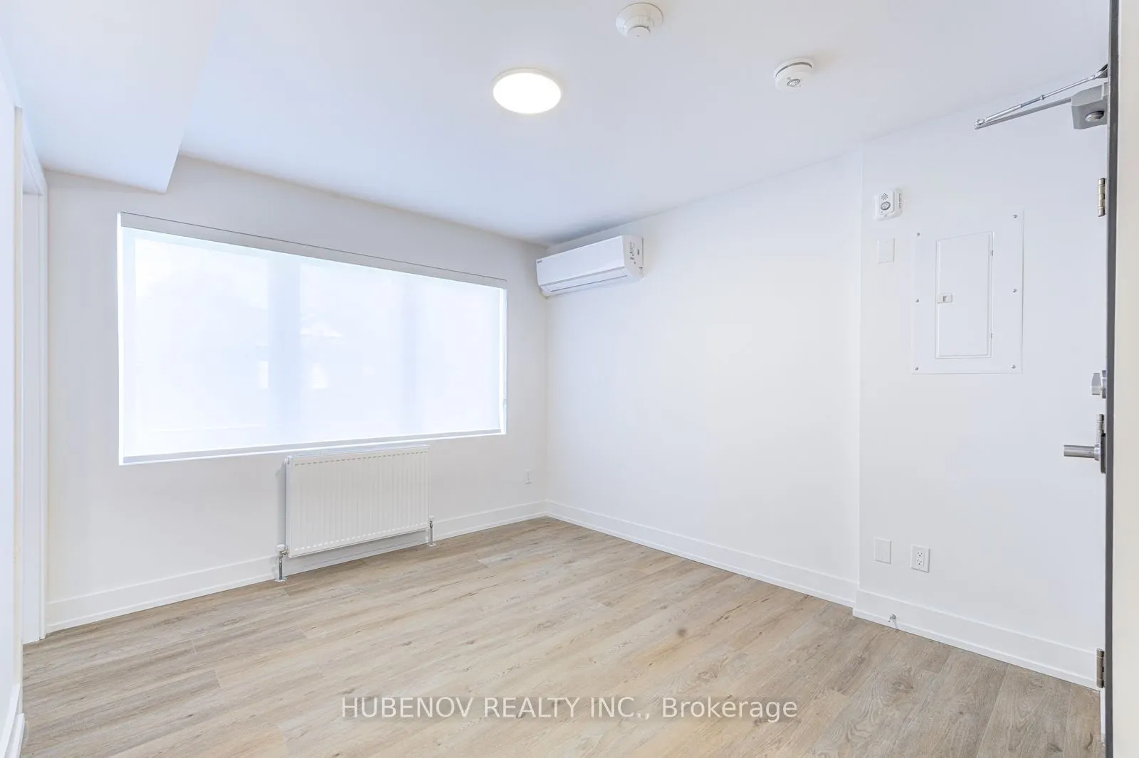 222 Lakeshore Road E